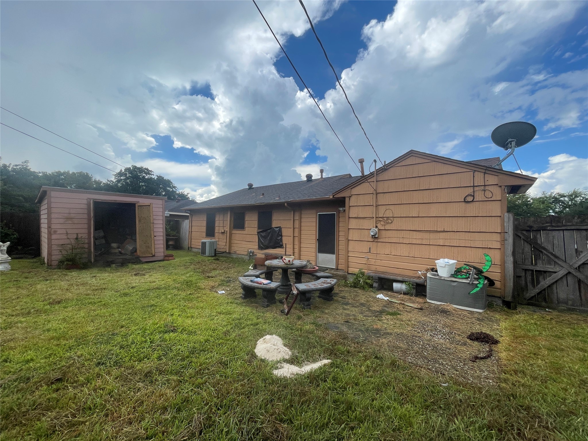 1900 W Gulf Street Property Photo 5