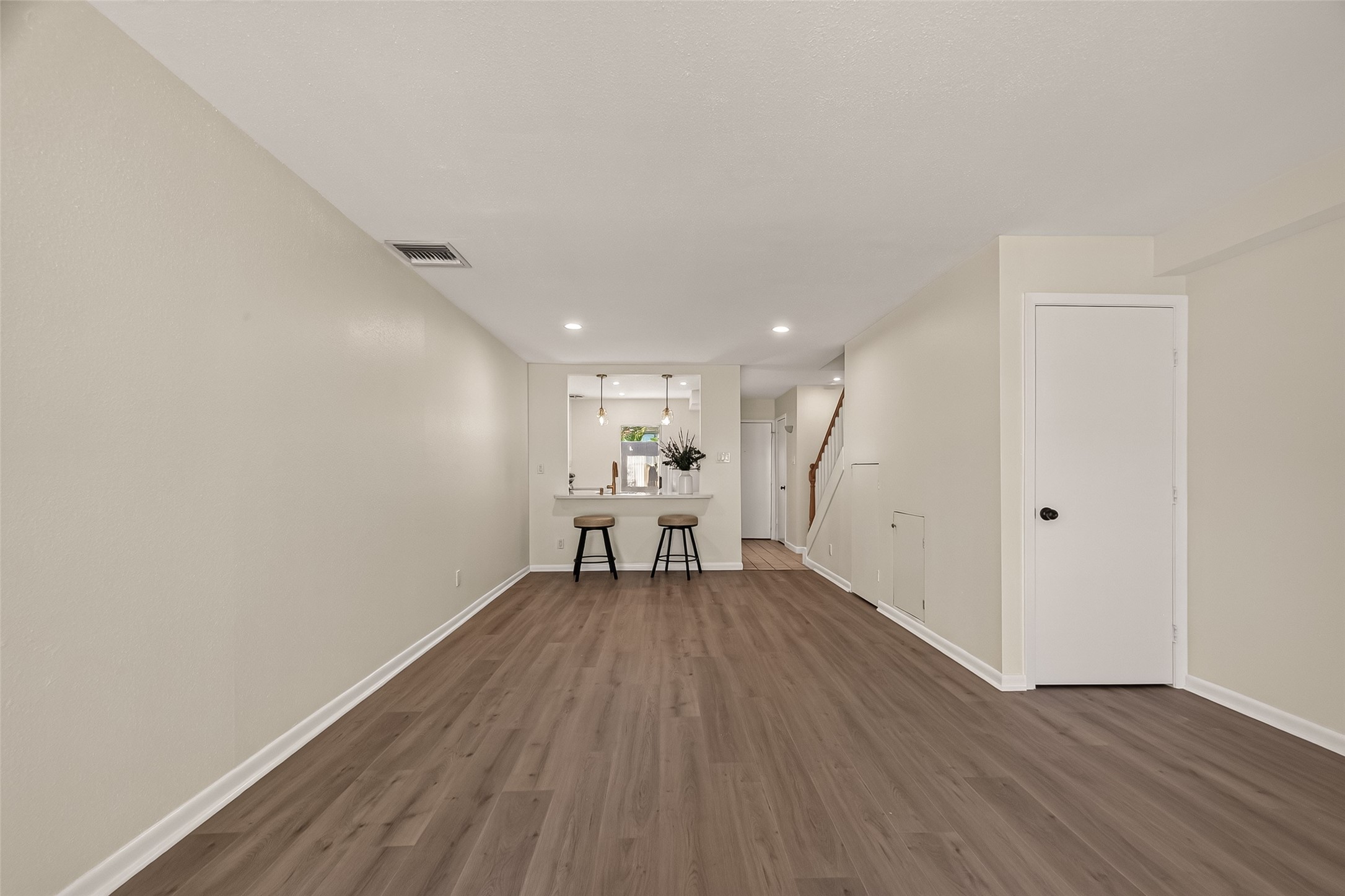 5056 Glenmont Drive Property Photo 8