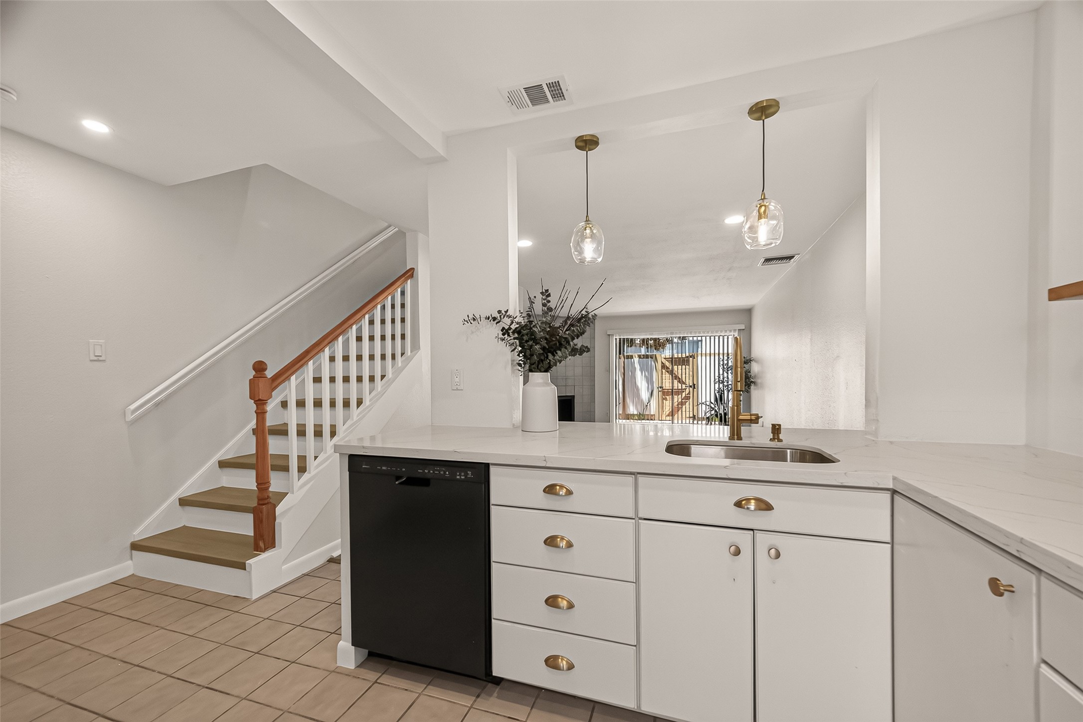 5056 Glenmont Drive Property Photo 13