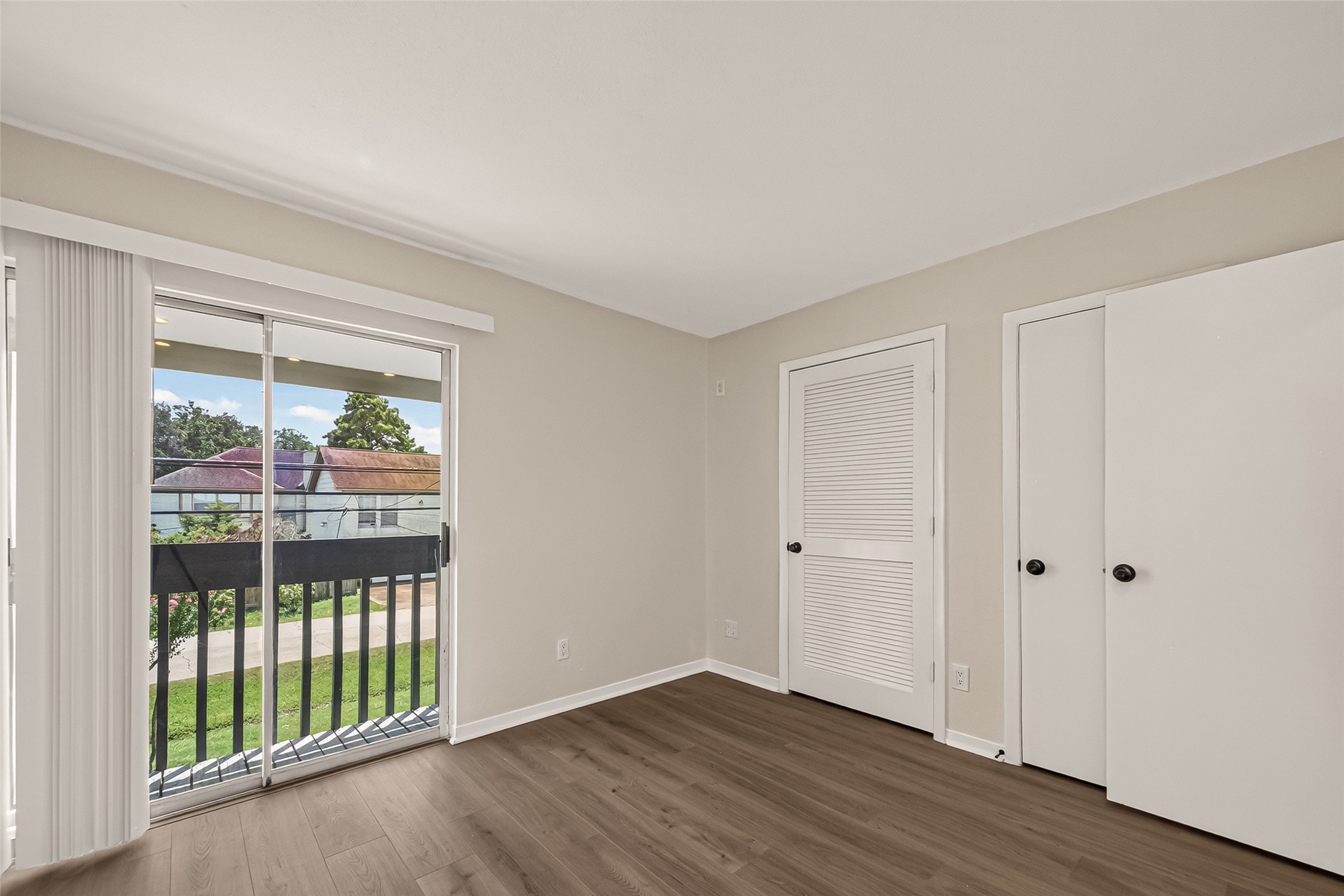 5056 Glenmont Drive Property Photo 19