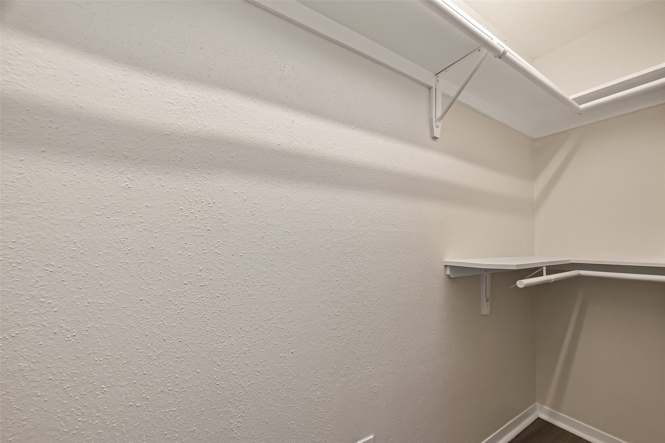 5056 Glenmont Drive Property Photo 28