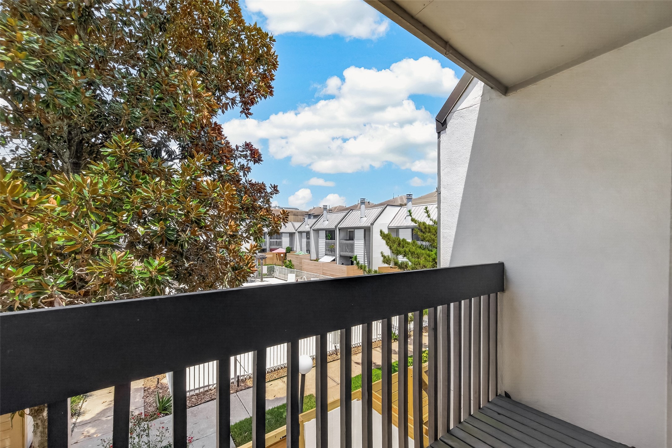 5056 Glenmont Drive Property Photo 30