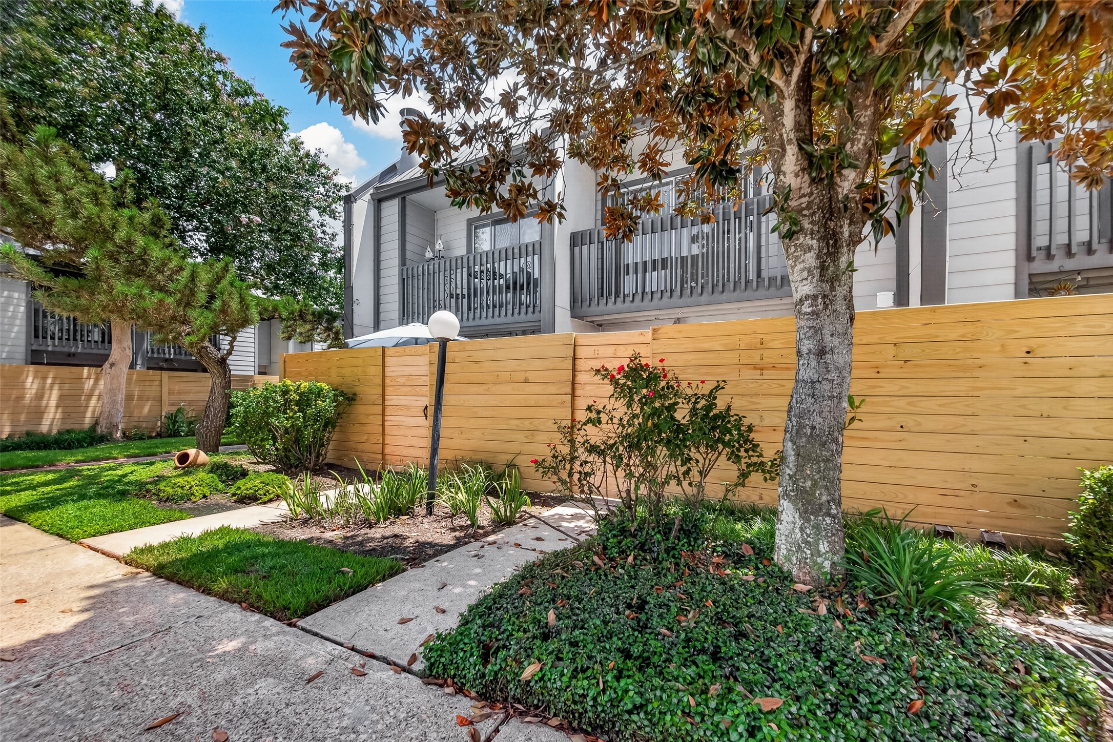 5056 Glenmont Drive Property Photo 33