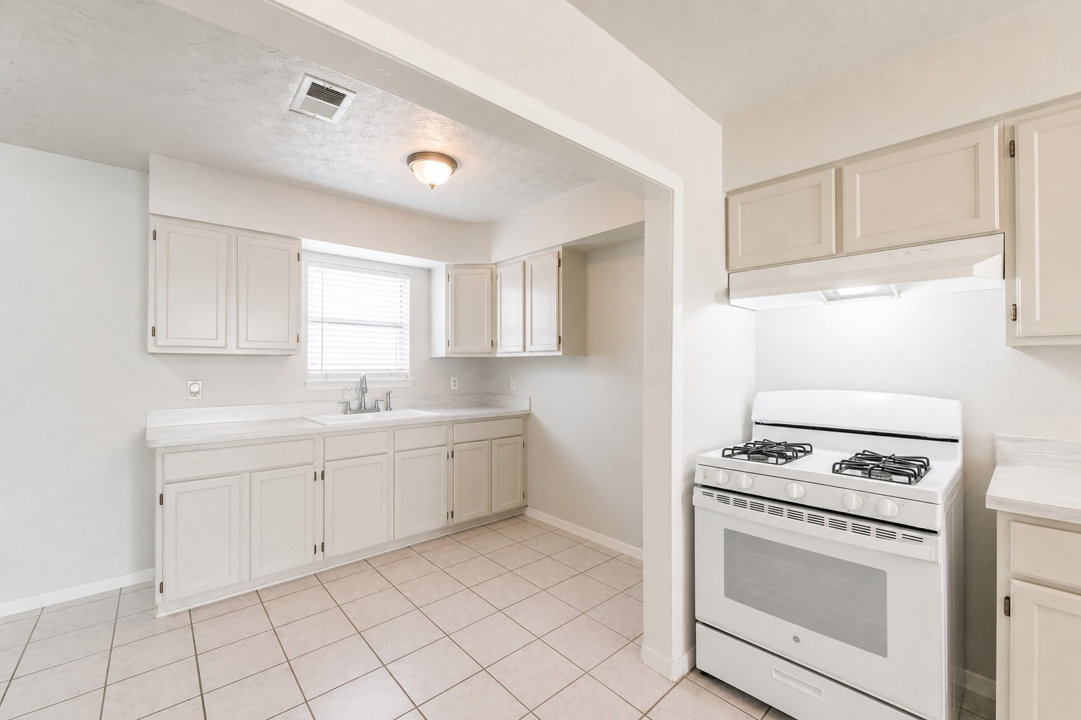 5514 Vickita Drive Property Photo 8