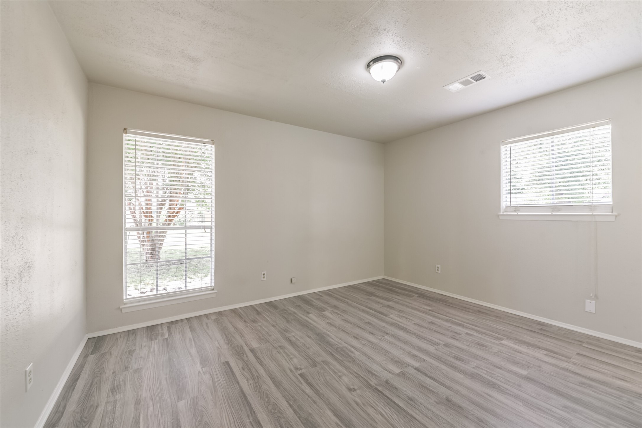 5514 Vickita Drive Property Photo 19