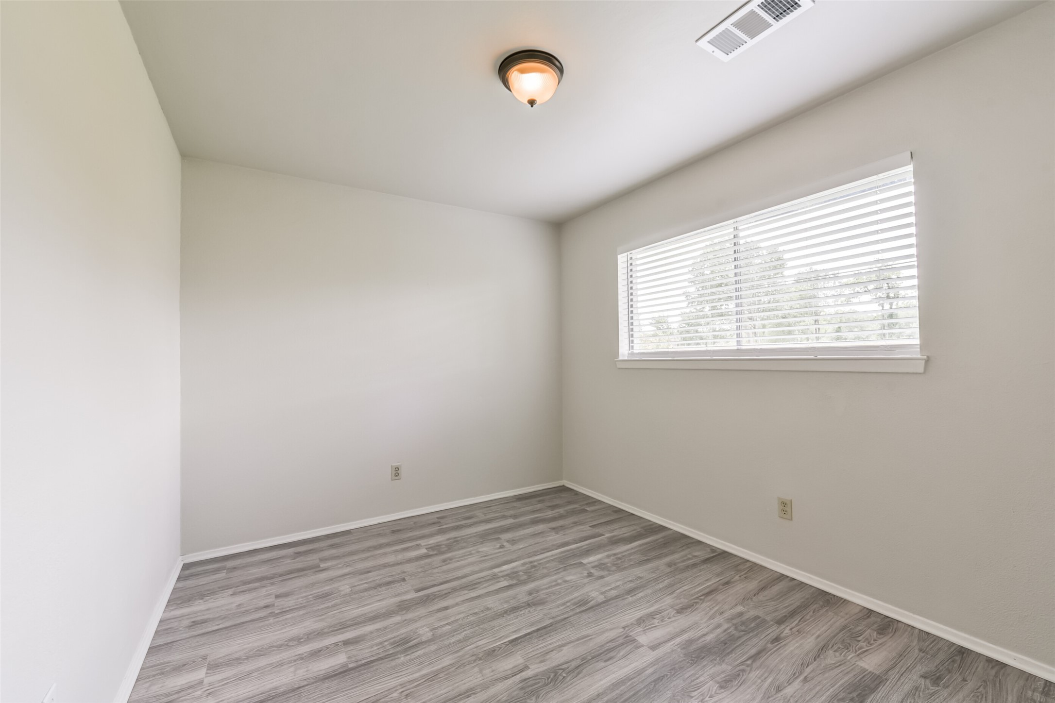 5514 Vickita Drive Property Photo 25