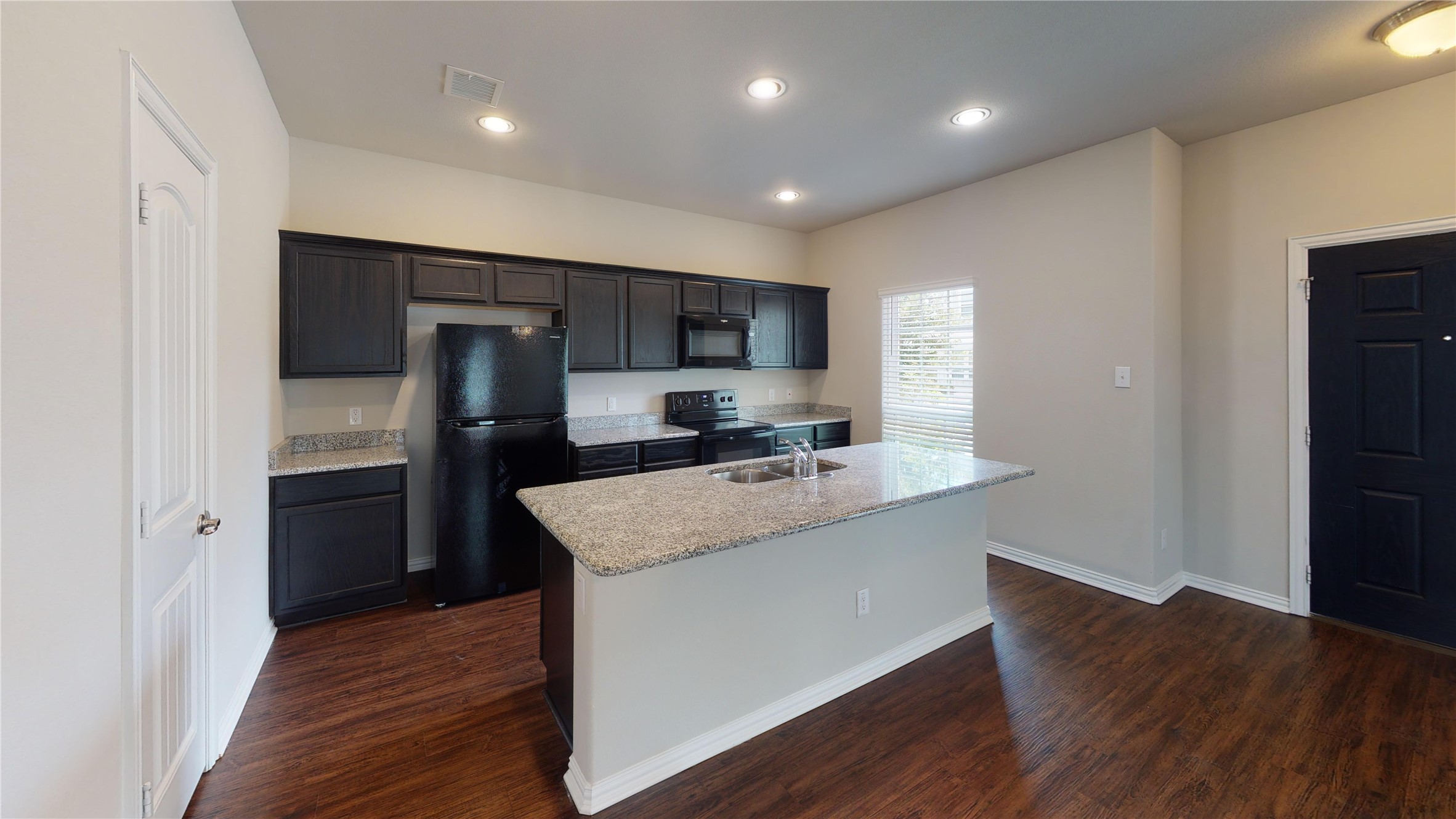 125 Maverick Ln Property Photo 6