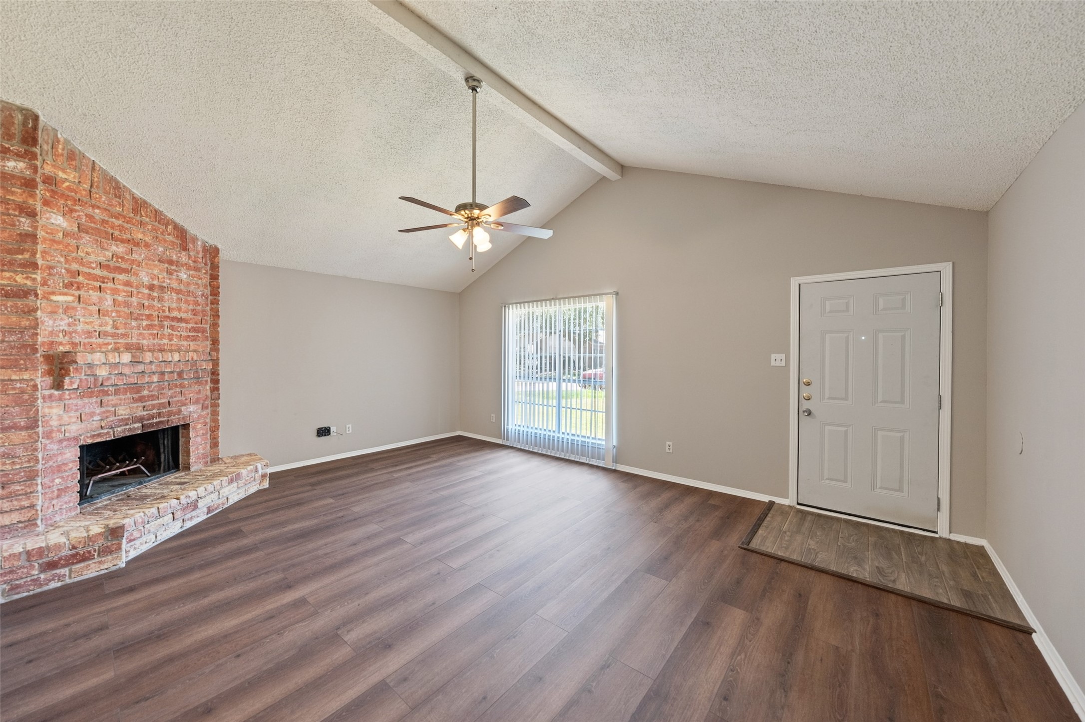 1022 Sierra Shadows Drive Property Photo 4