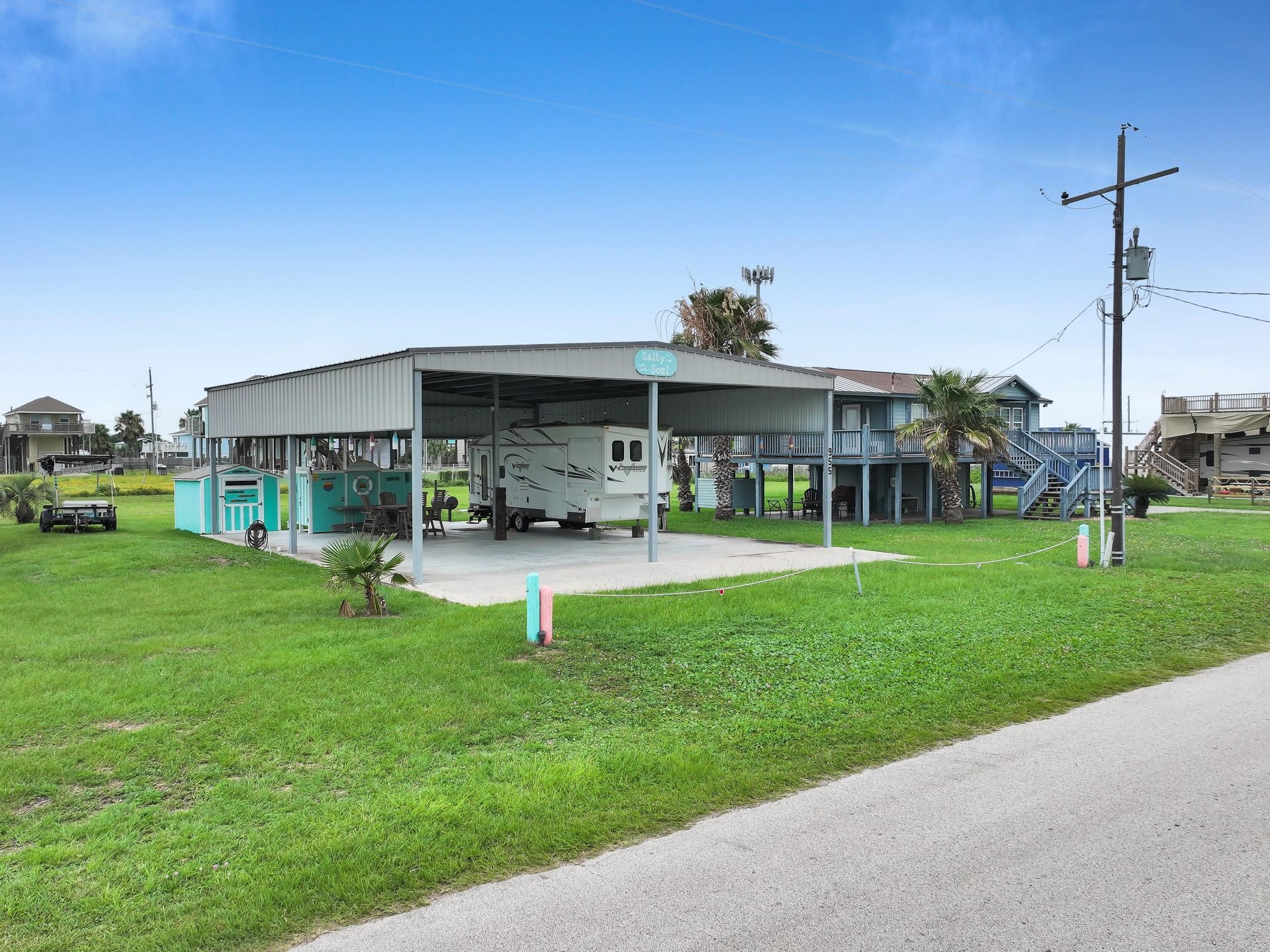 955 O Neil Road Property Photo 3