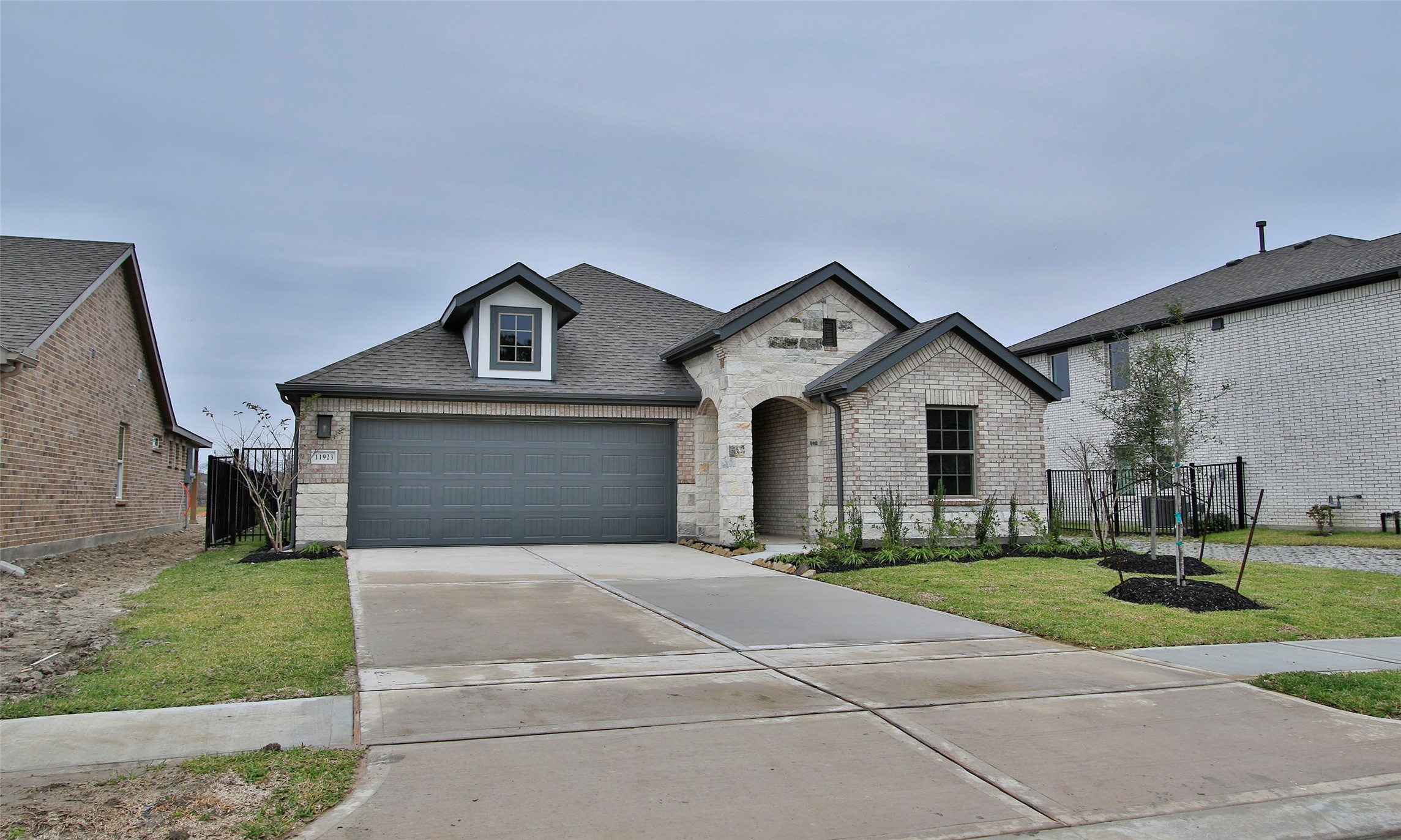 11923 Fletching Stone Lane Property Photo 4