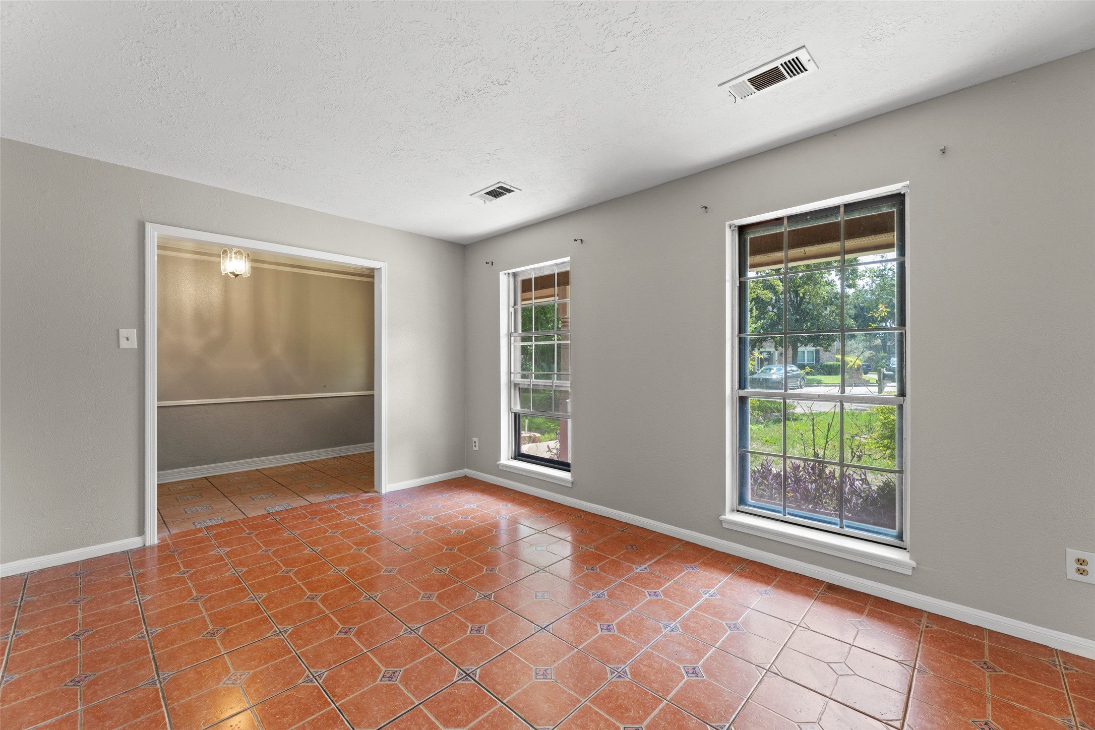 8102 Renmark Lane Property Photo 7