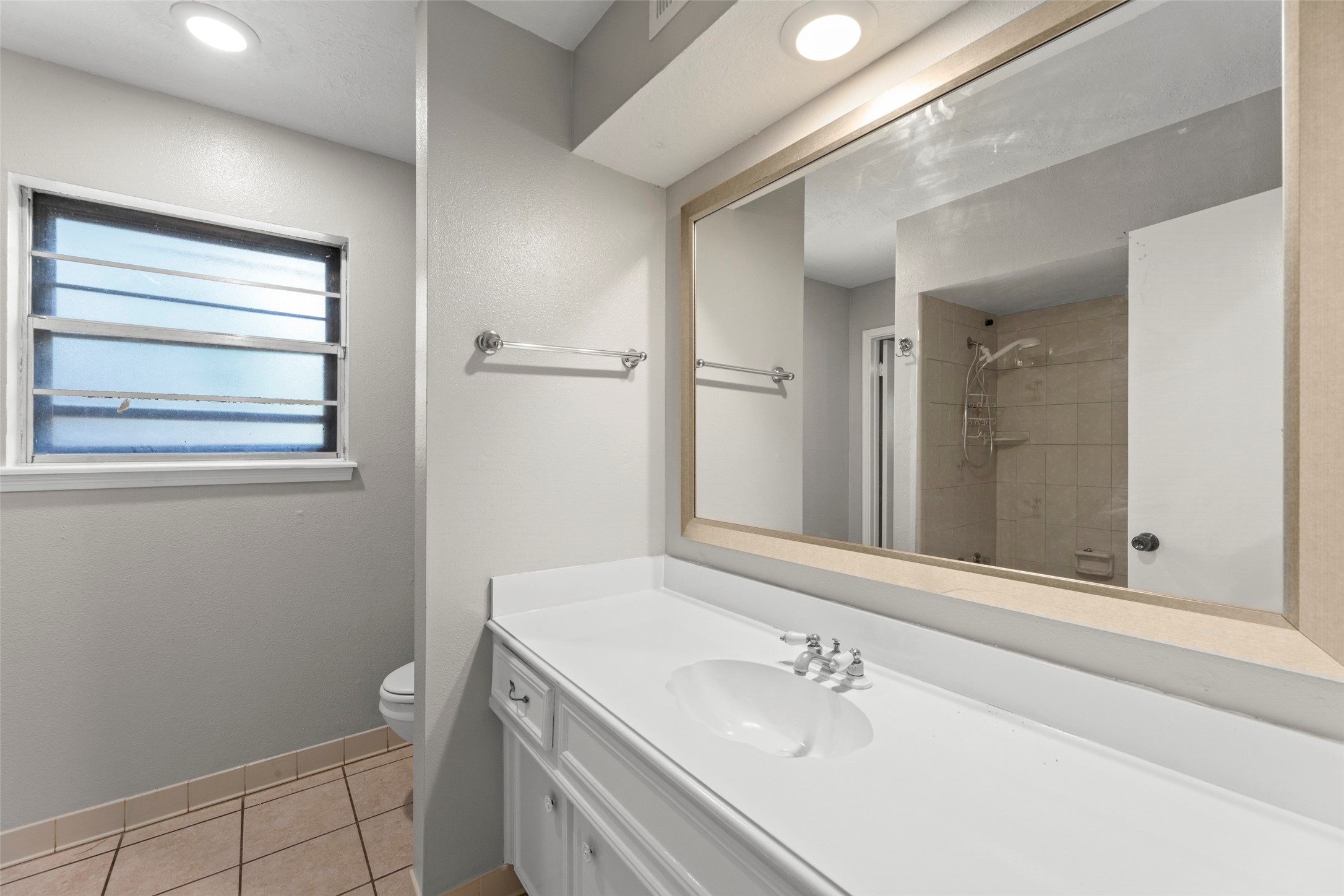 8102 Renmark Lane Property Photo 18