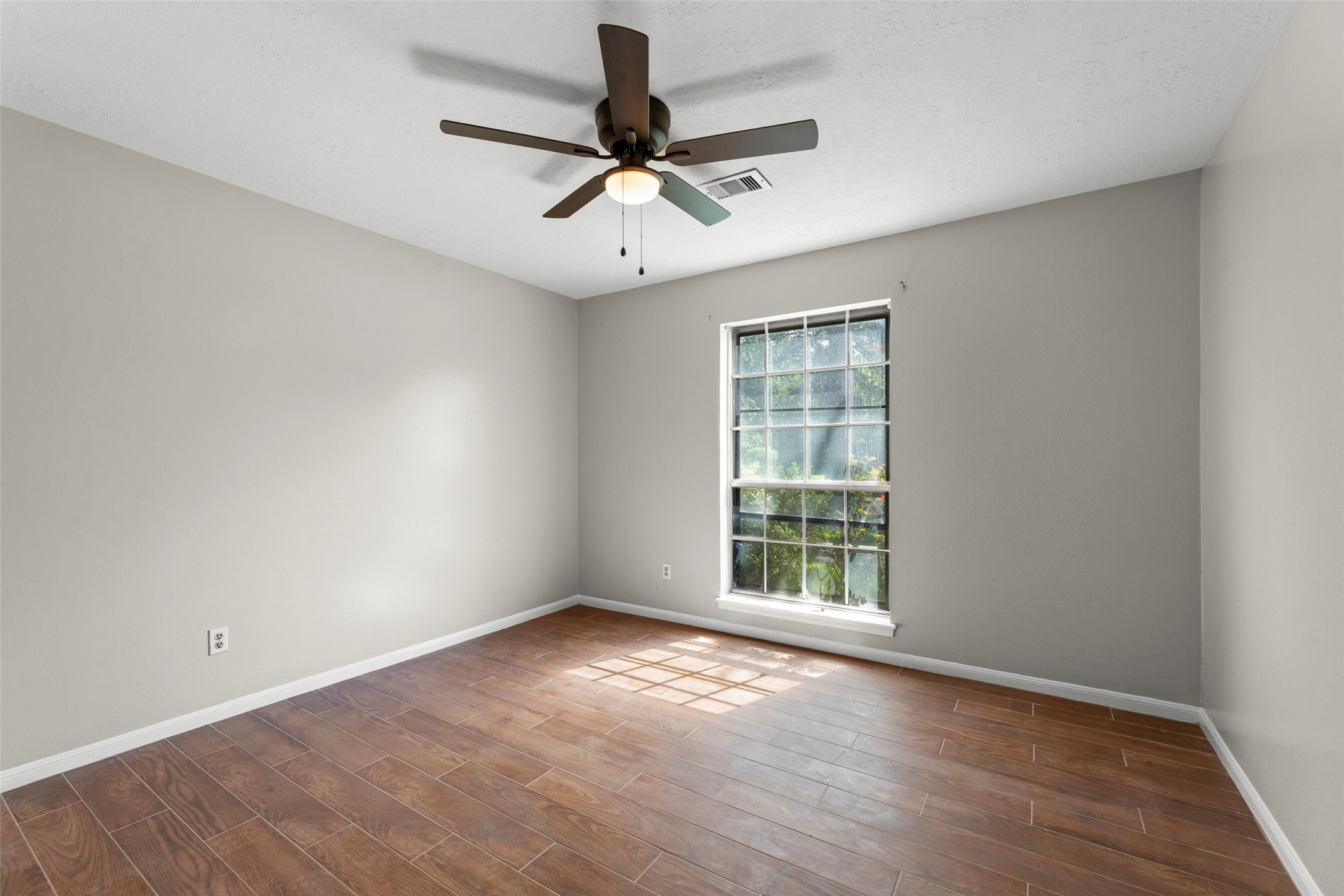 8102 Renmark Lane Property Photo 20