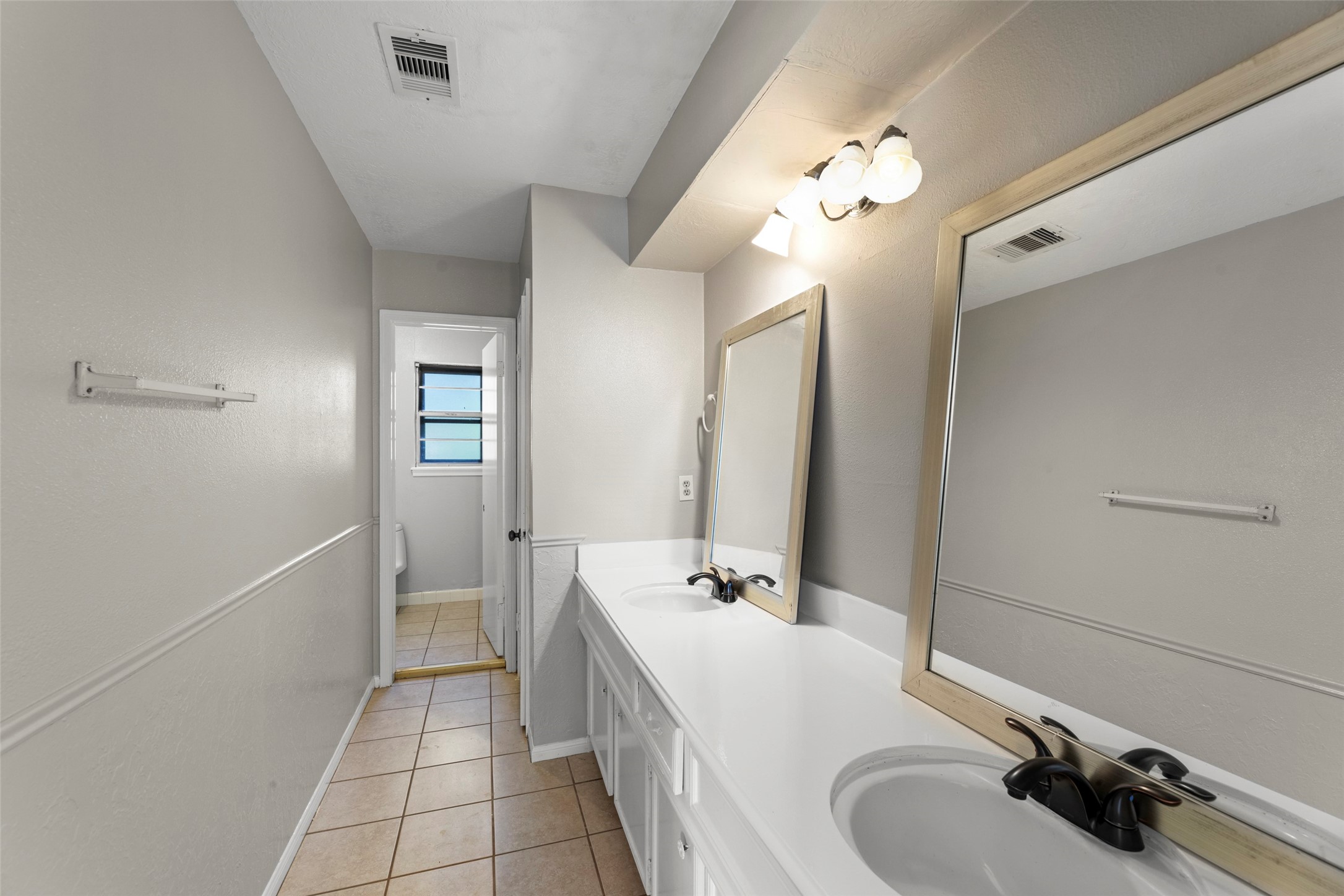 8102 Renmark Lane Property Photo 22
