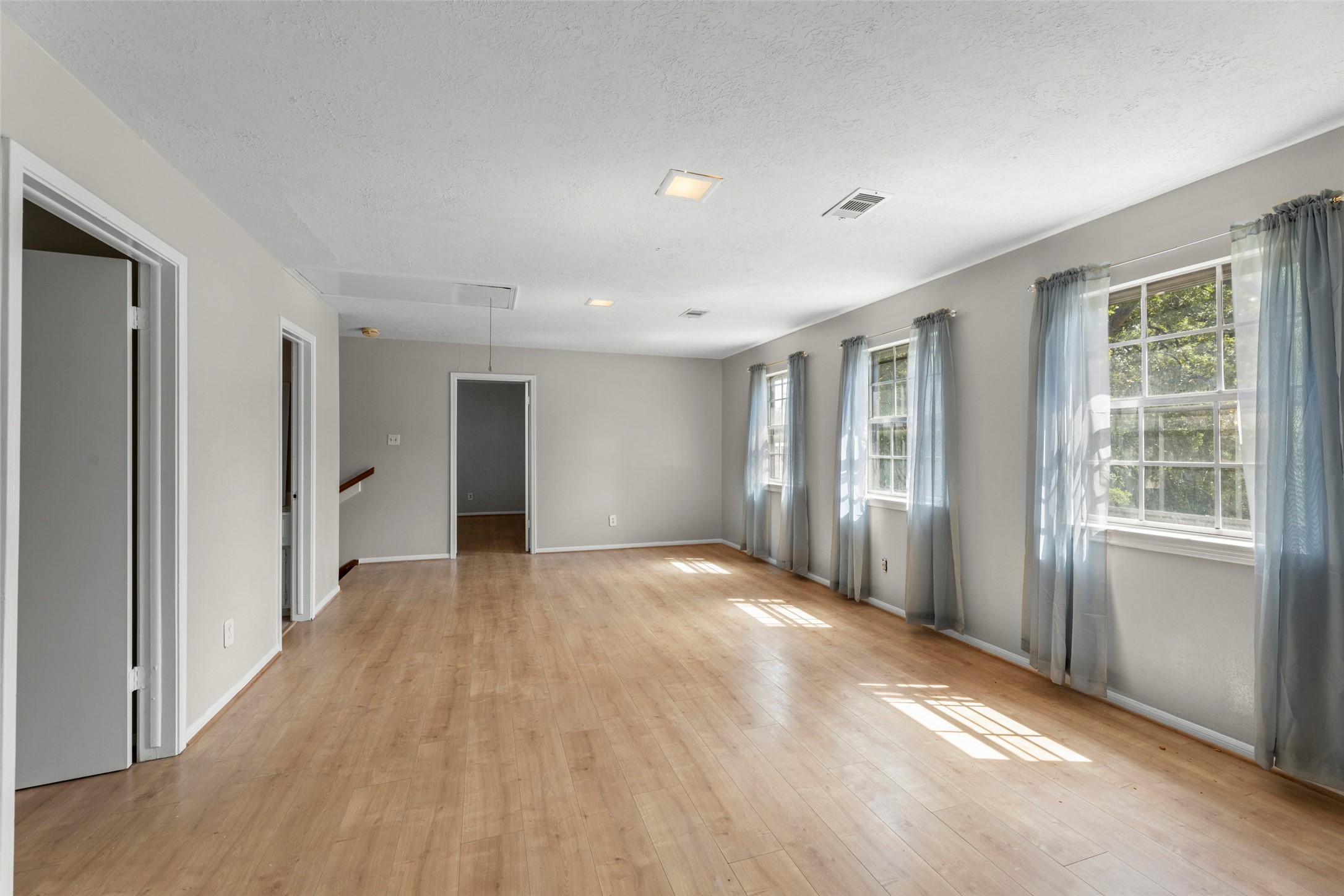 8102 Renmark Lane Property Photo 28