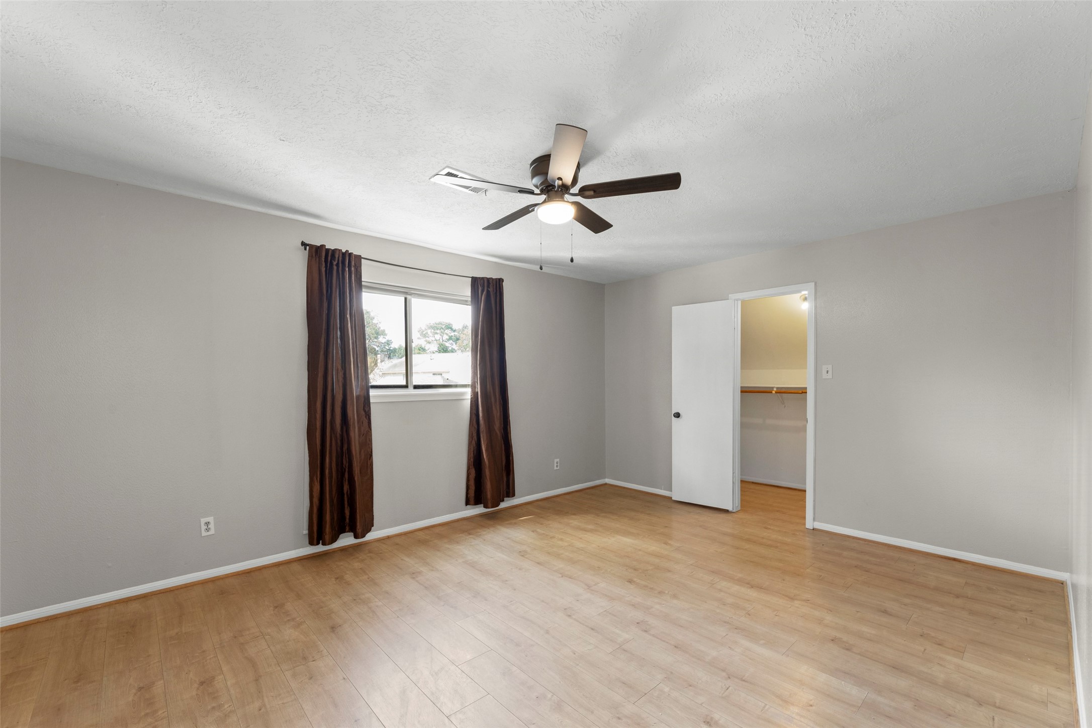 8102 Renmark Lane Property Photo 29