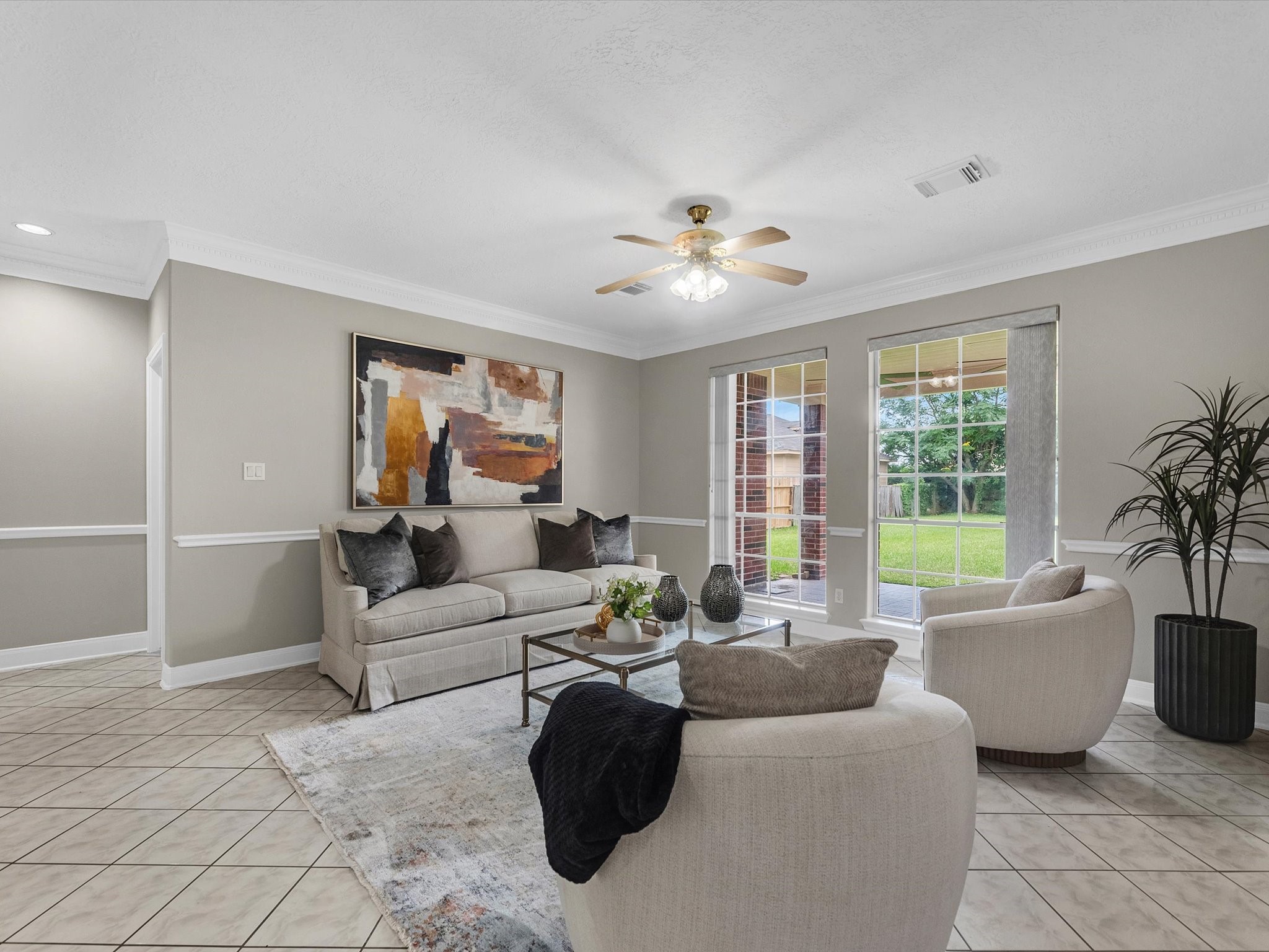 5005 Meadowlark Lane Property Photo 4