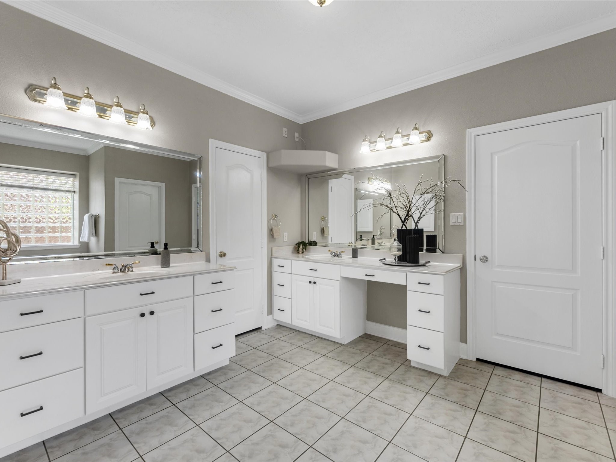 5005 Meadowlark Lane Property Photo 13