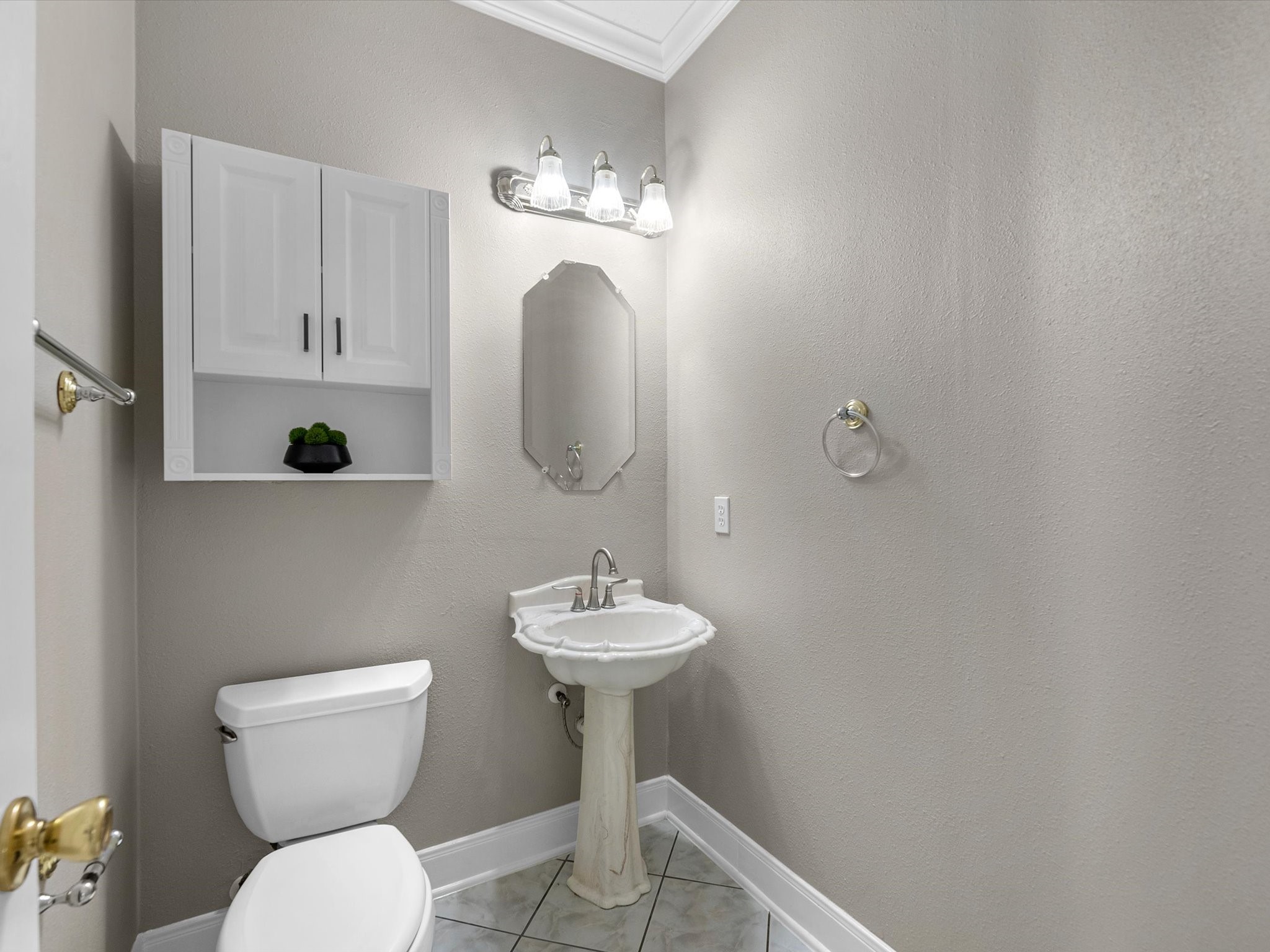5005 Meadowlark Lane Property Photo 14