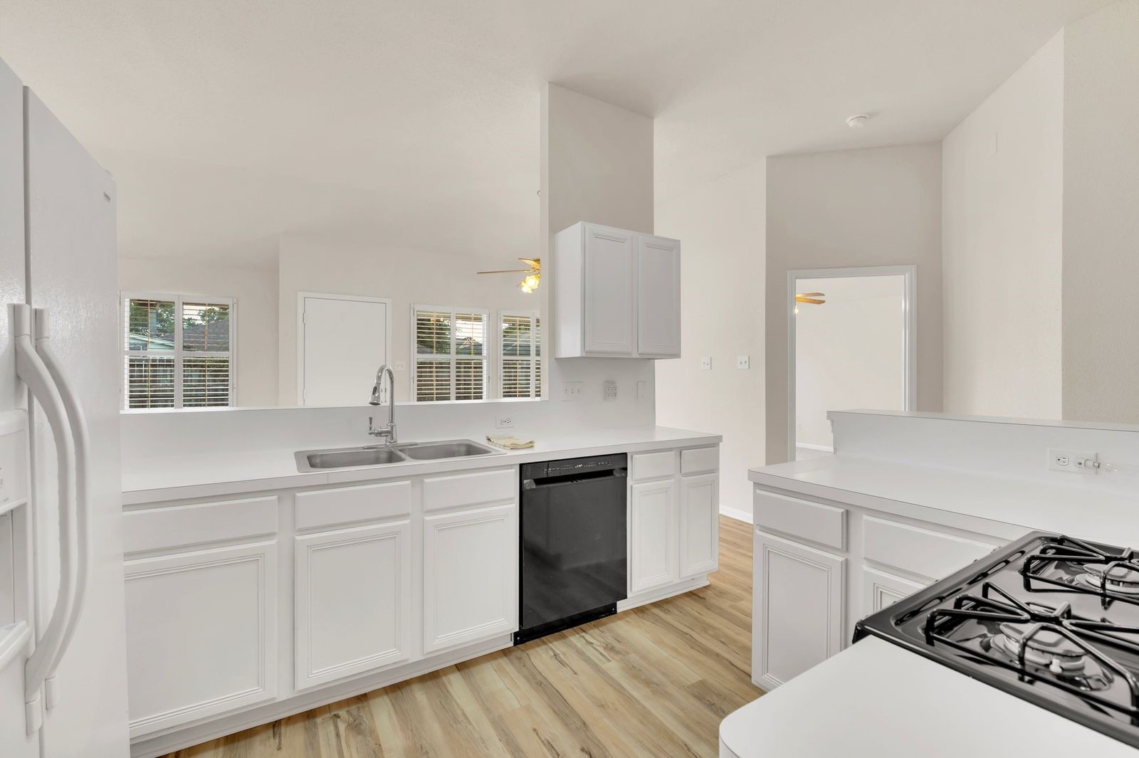 18734 Wonder Land Way Property Photo 8