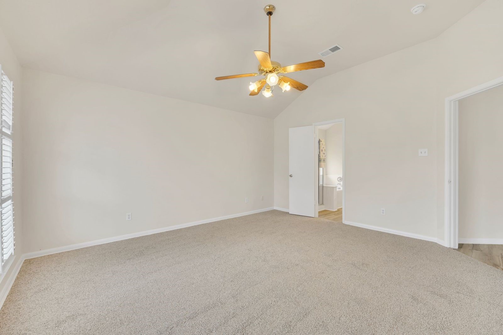 18734 Wonder Land Way Property Photo 15