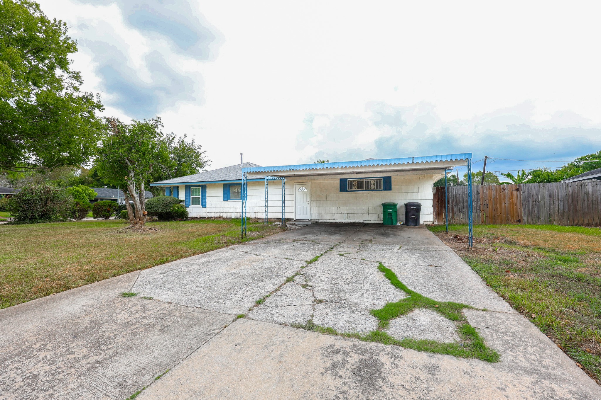 6002 Doulton Drive Property Photo 3