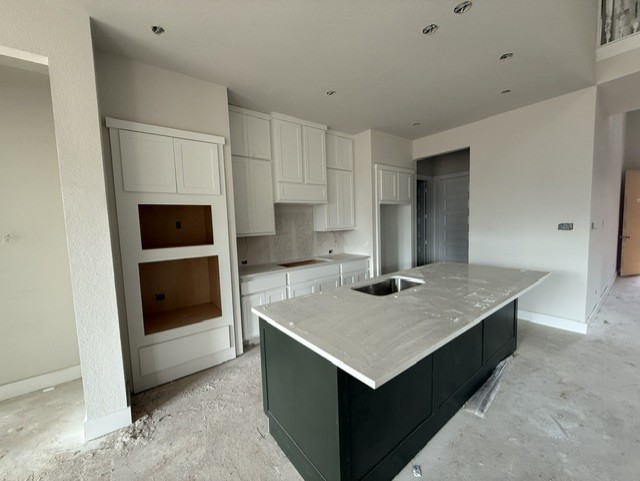 26107 Woods Bay Drive Property Photo 3