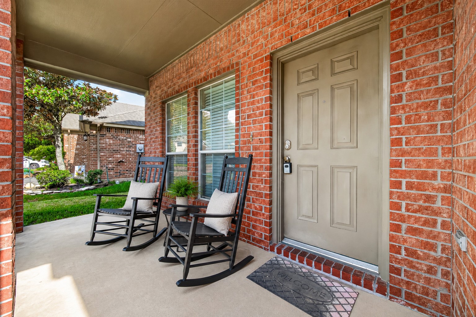 2110 Castle Gardens Lane Property Photo 4