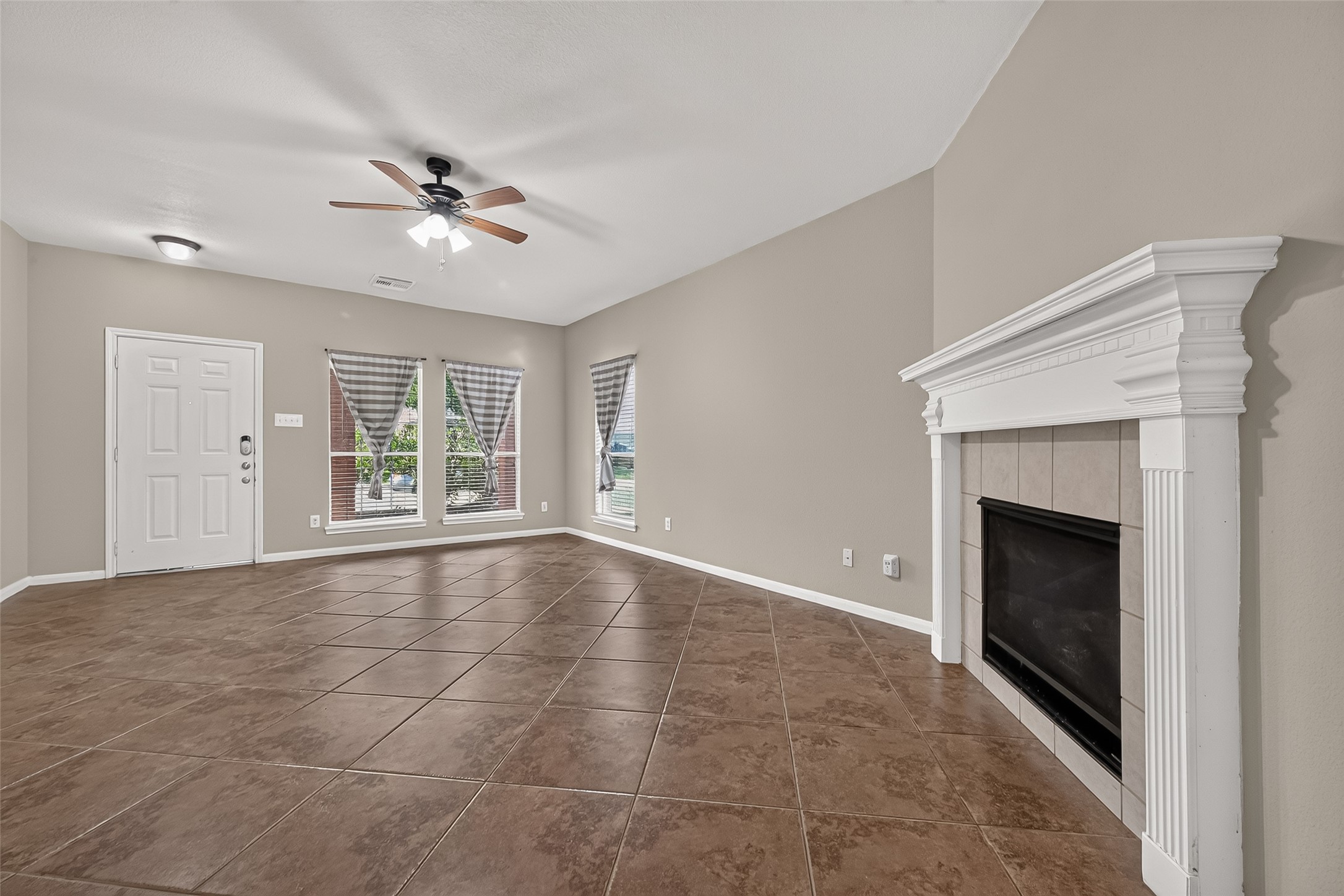 2110 Castle Gardens Lane Property Photo 7