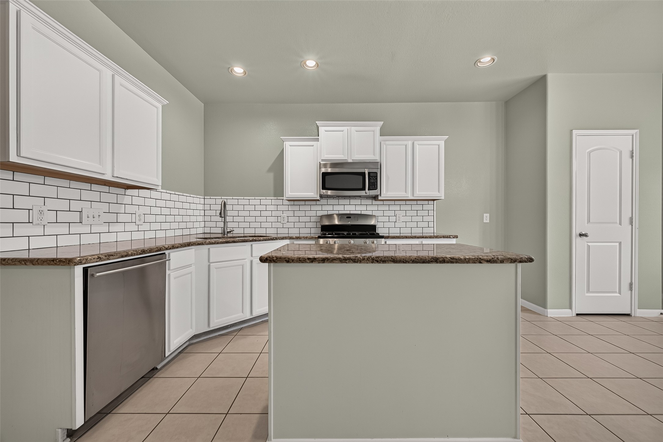 2110 Castle Gardens Lane Property Photo 15