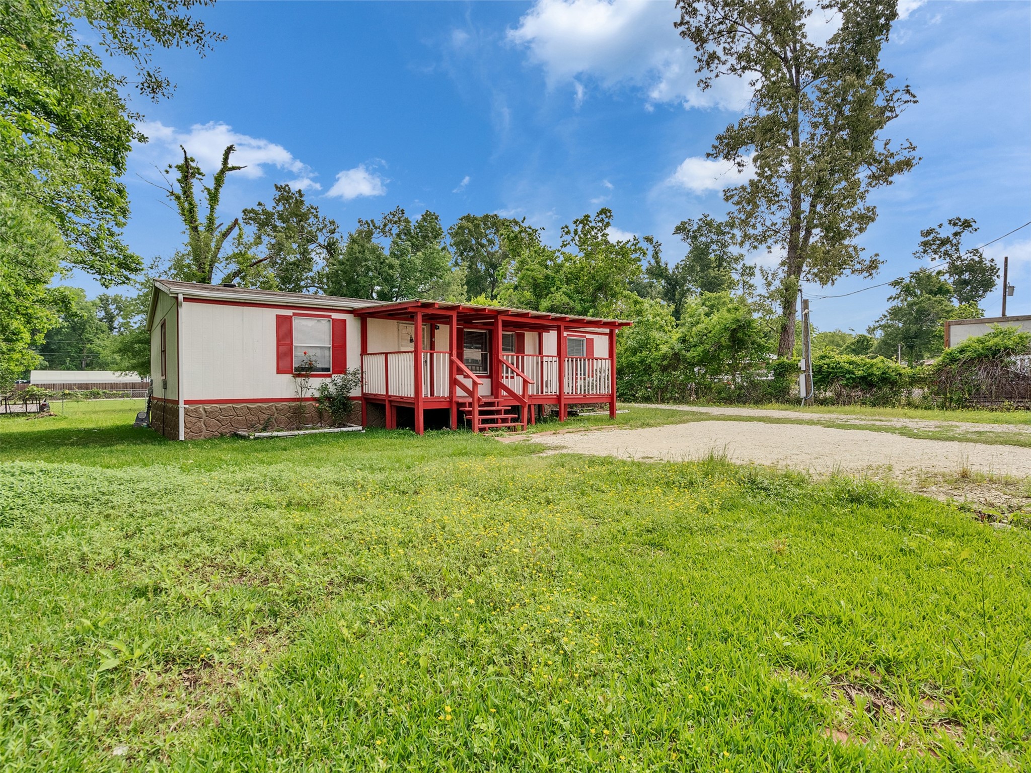 25779 Almarie Drive Property Photo 3