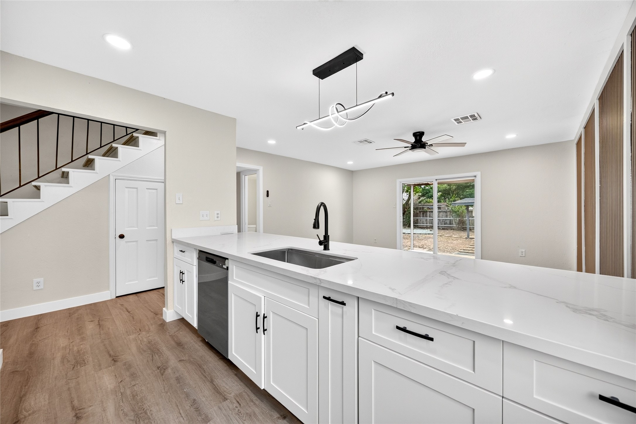 2426 Woodsdale Boulevard Property Photo 16