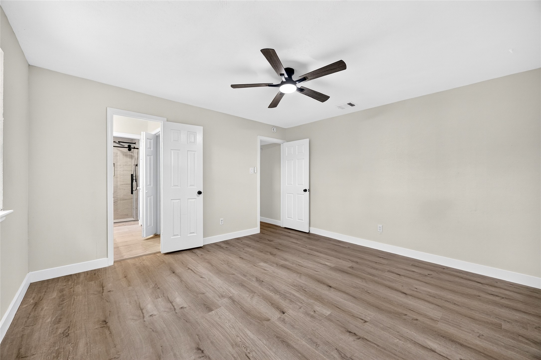 2426 Woodsdale Boulevard Property Photo 22