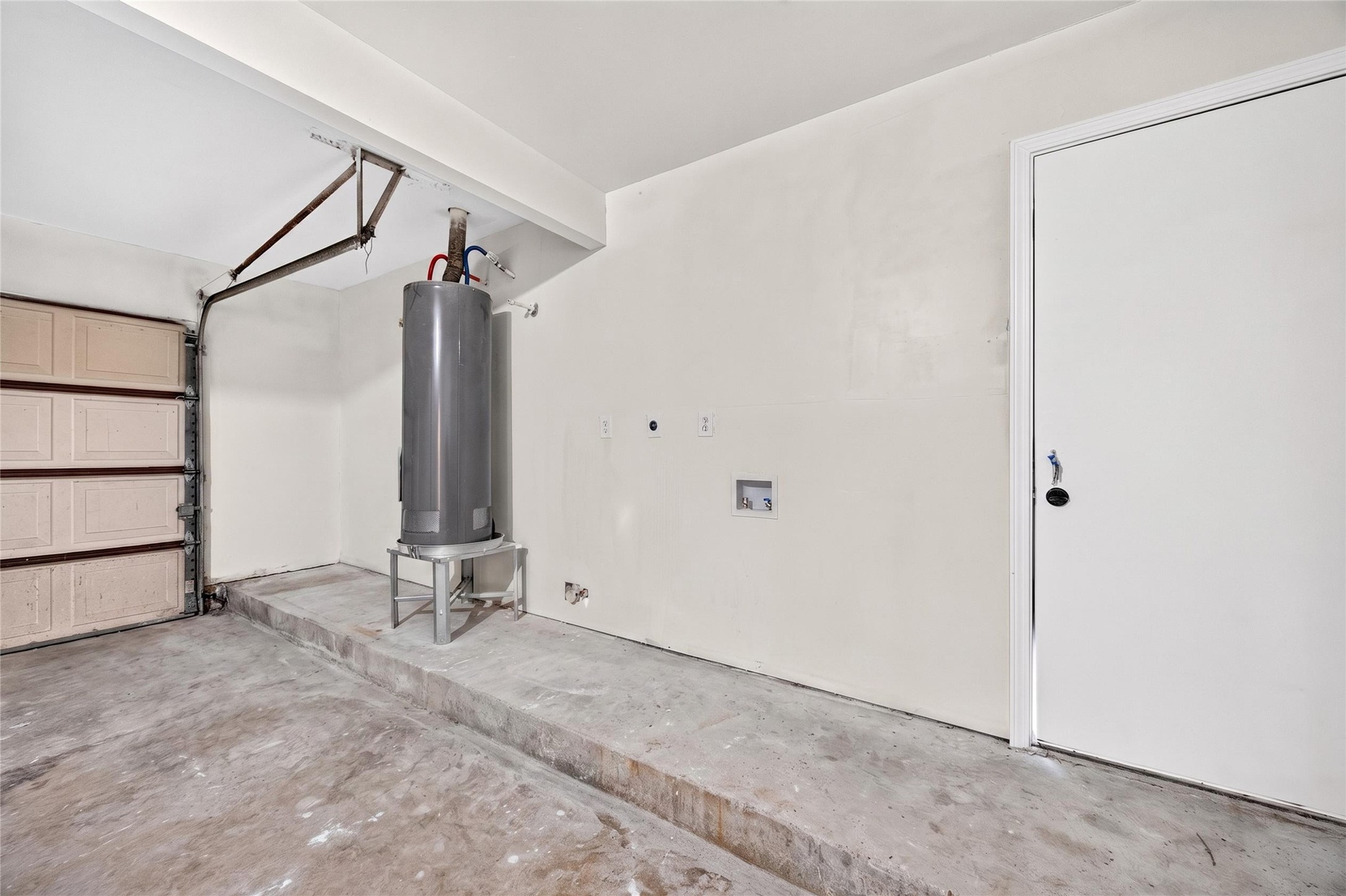 2426 Woodsdale Boulevard Property Photo 25
