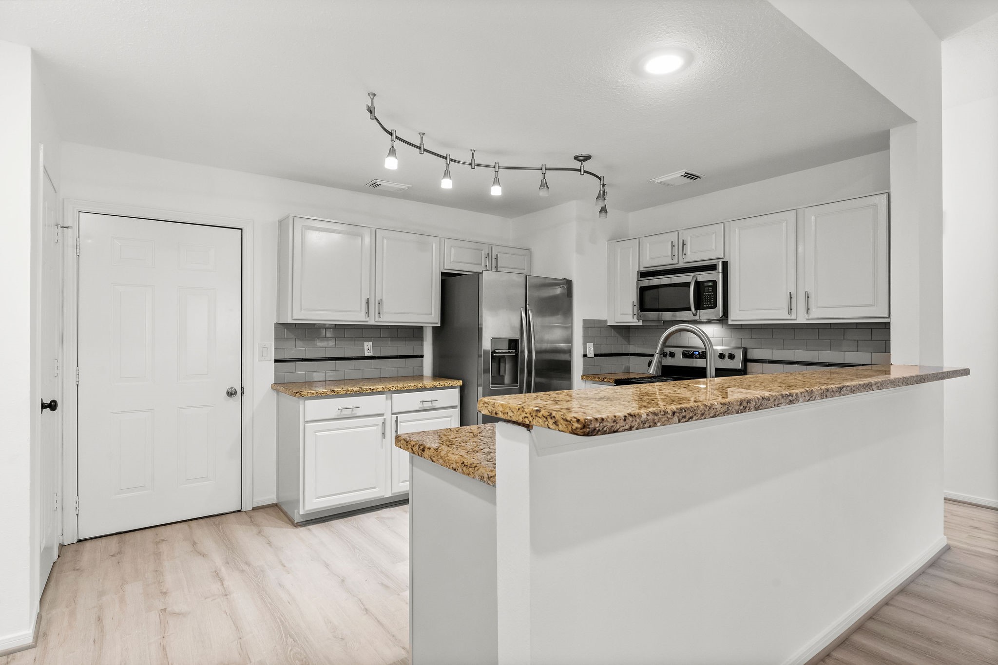351 Fantasy Lane Property Photo 9