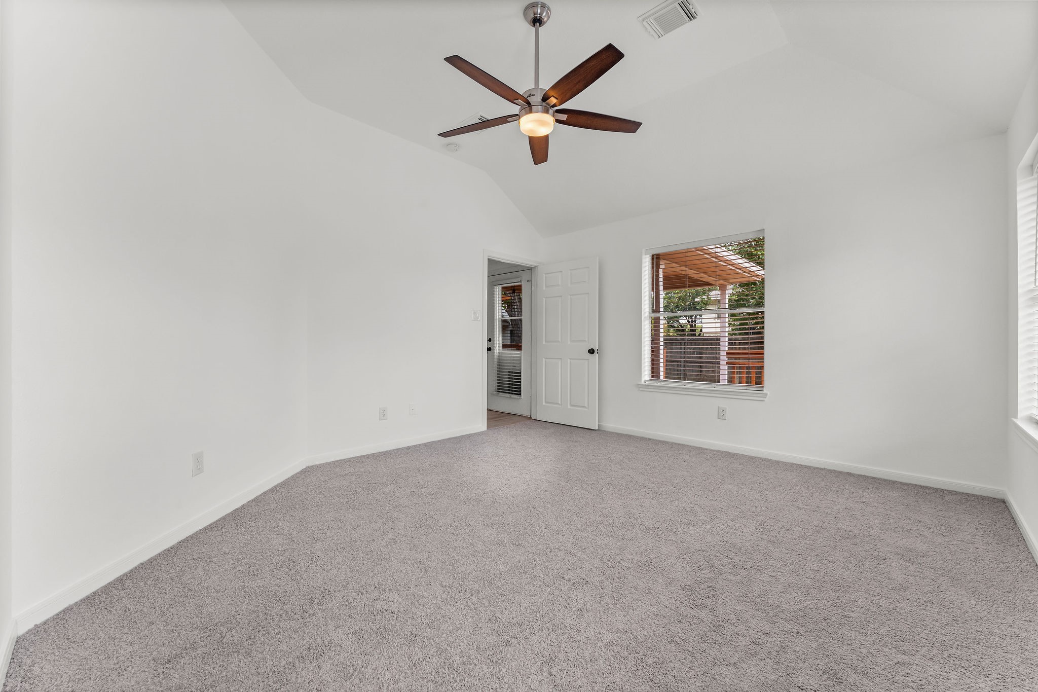 351 Fantasy Lane Property Photo 16