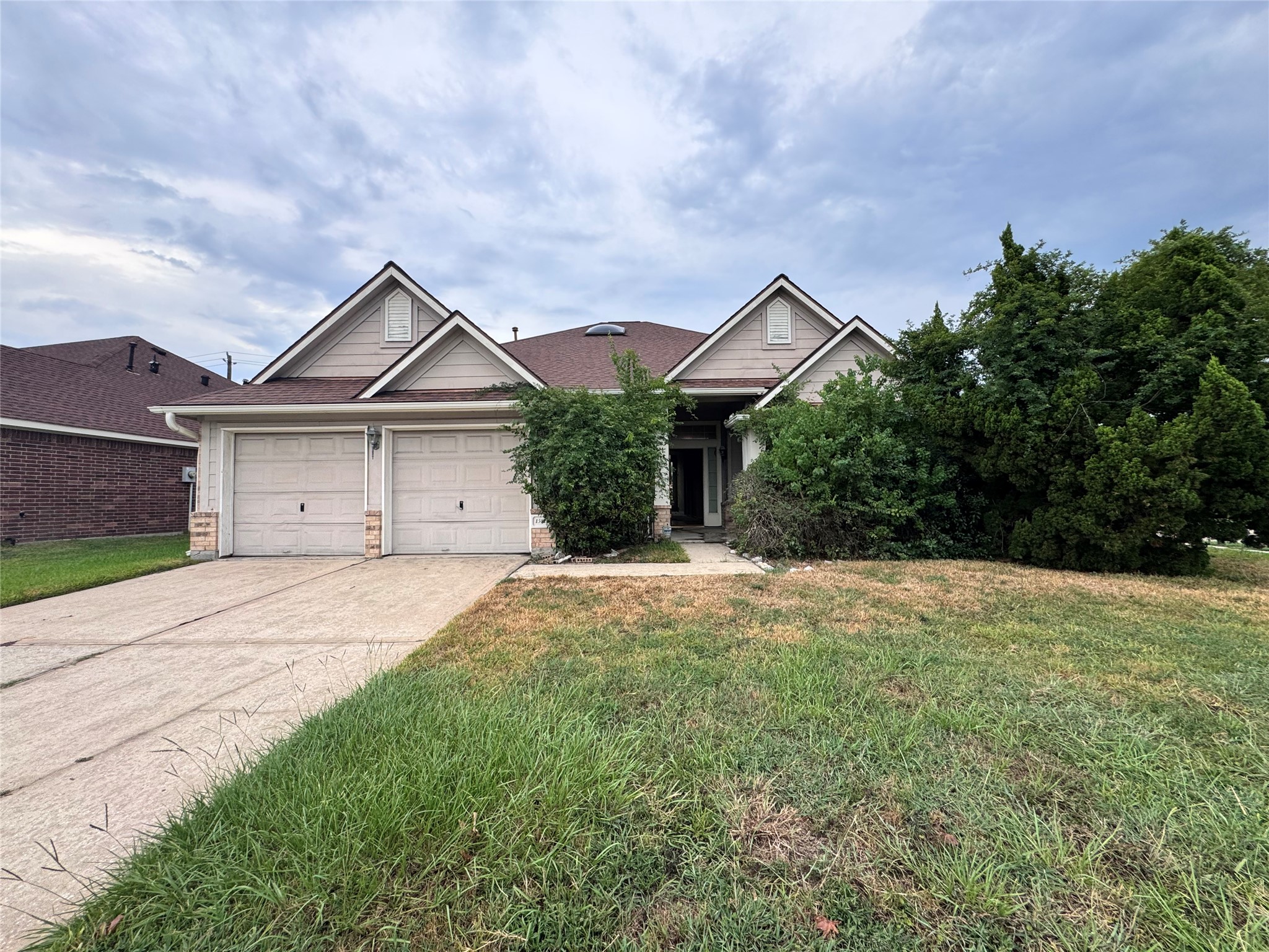 15127 Mountain Heights Drive Property Photo 1