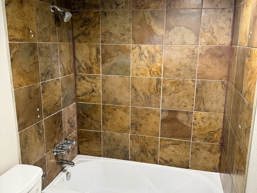 2230 S Piney Point Road 221 Property Photo 10