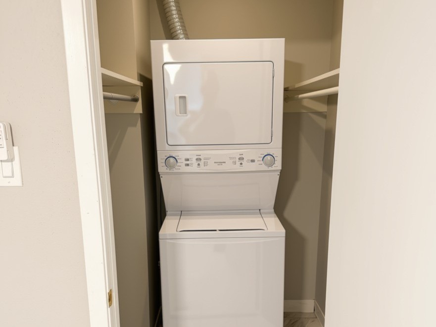 2230 S Piney Point Road 221 Property Photo 11