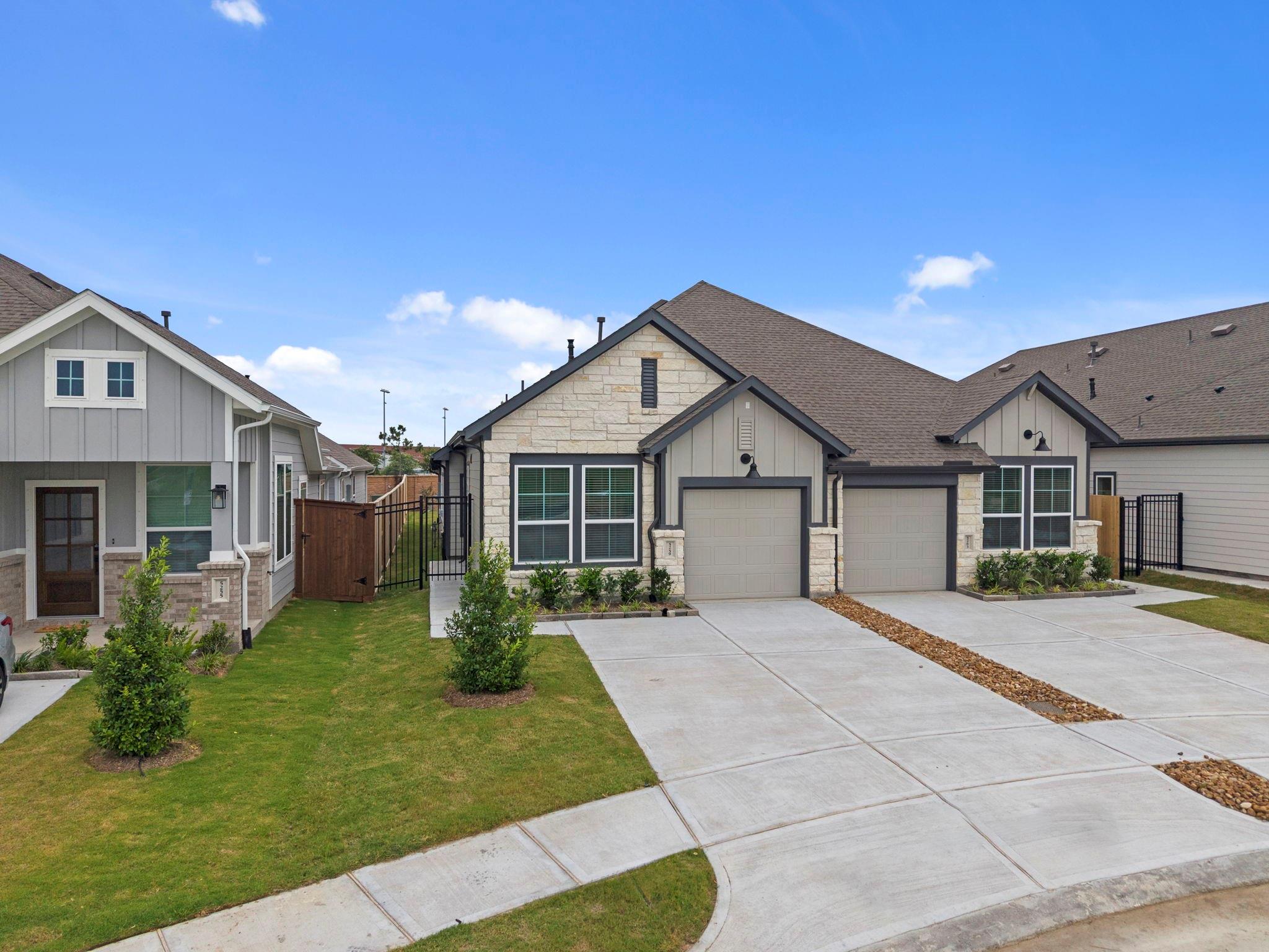 5259 Celestial Court, Iowa Colony Tx 77583 Property Photo 2