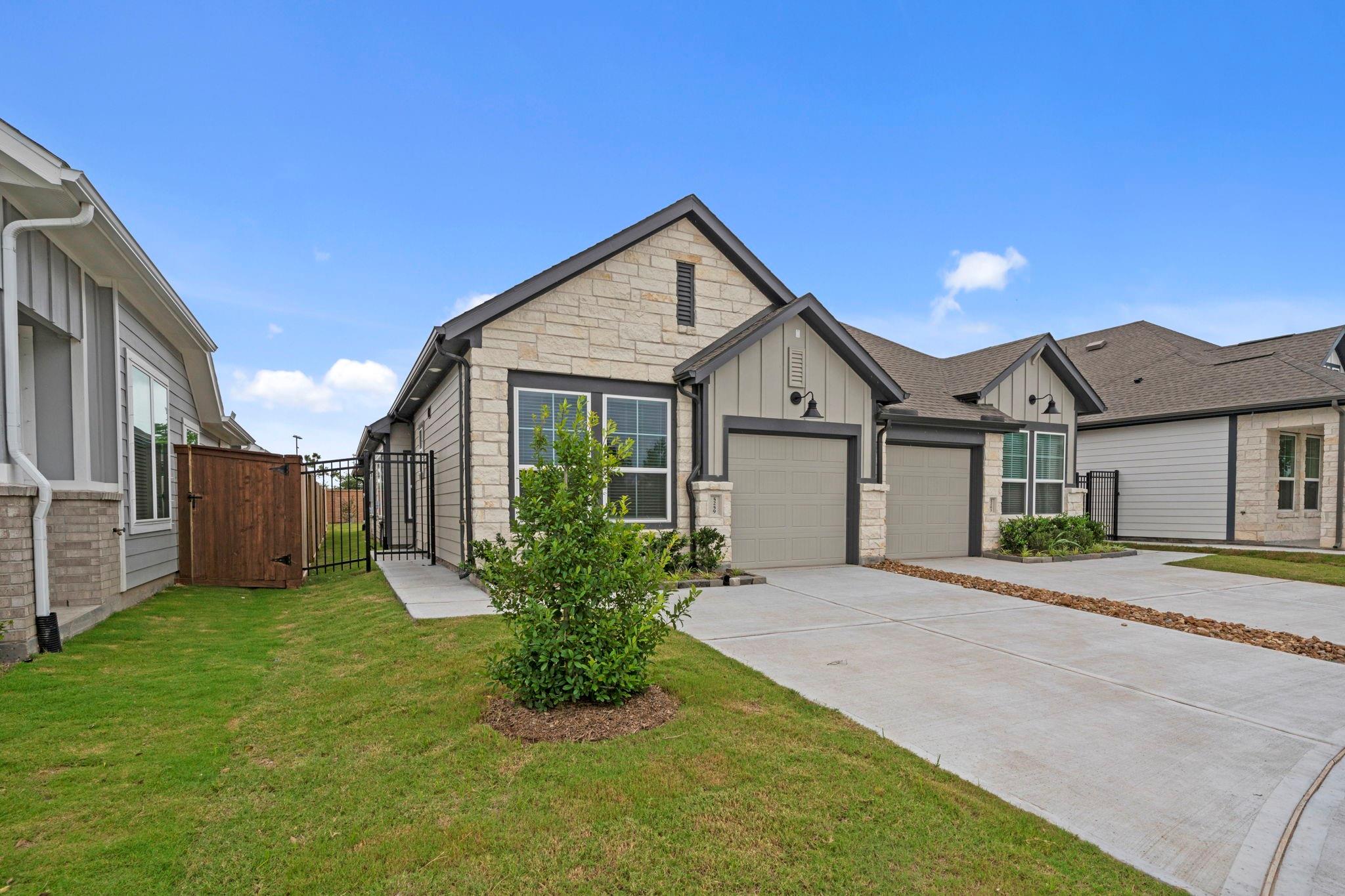 5259 Celestial Court, Iowa Colony Tx 77583 Property Photo 3