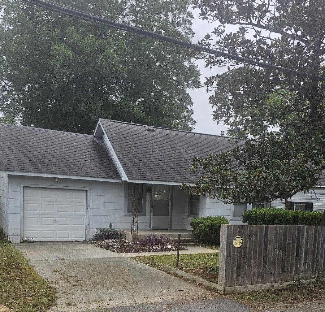 817 S Main Street Property Photo 1