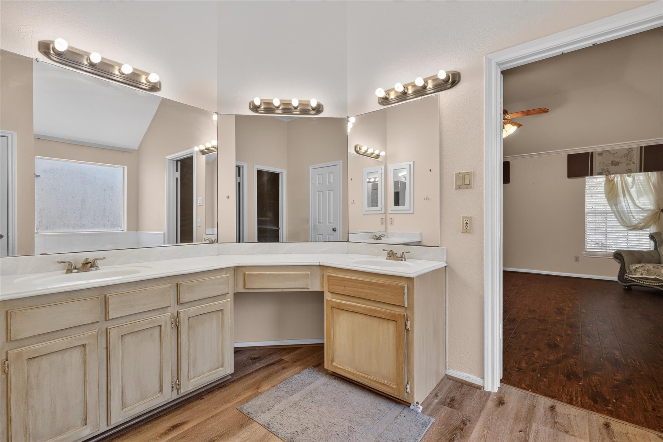 1306 N Gabriel River Circle Property Photo 27