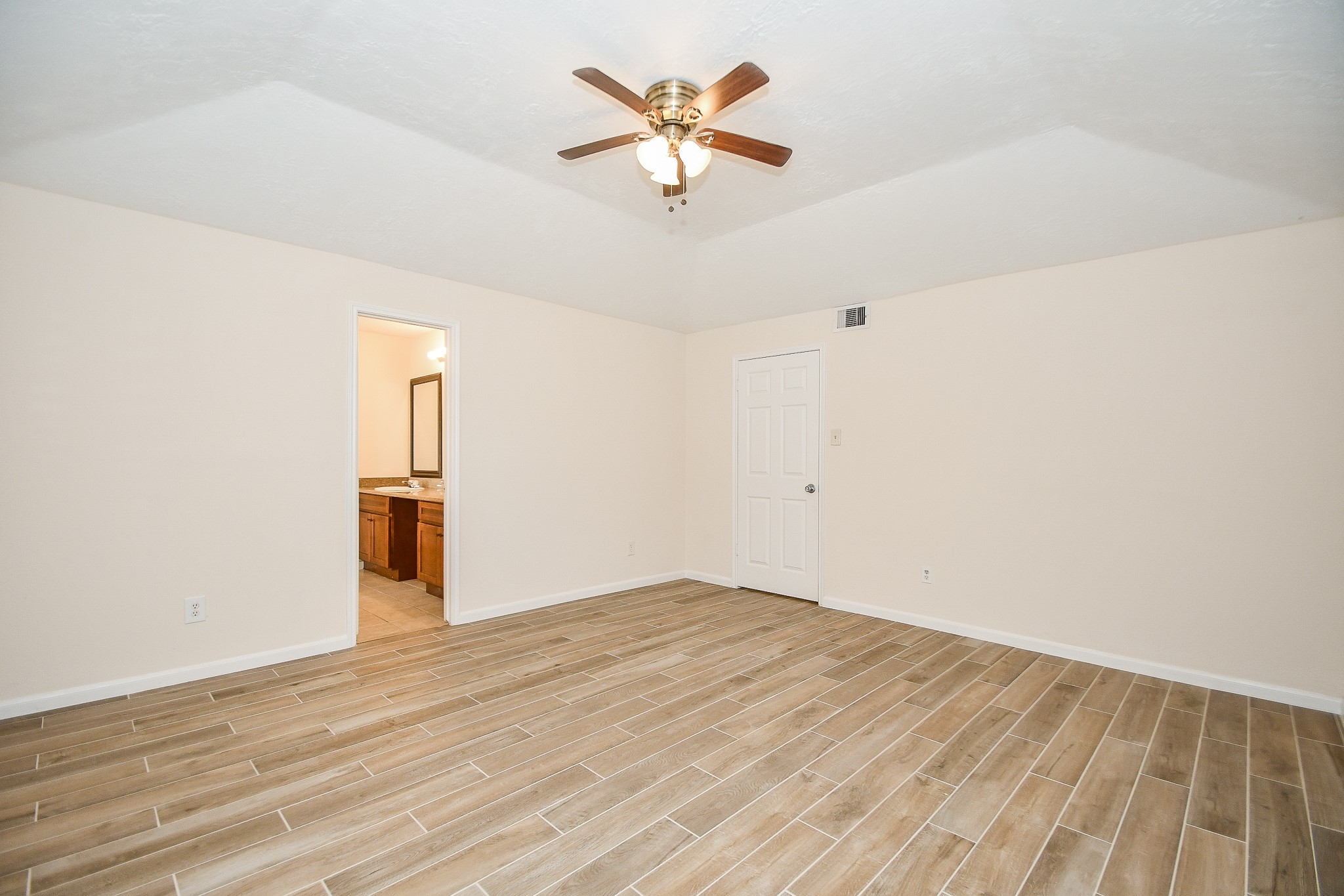 1406 Willow Bend Court Property Photo 20