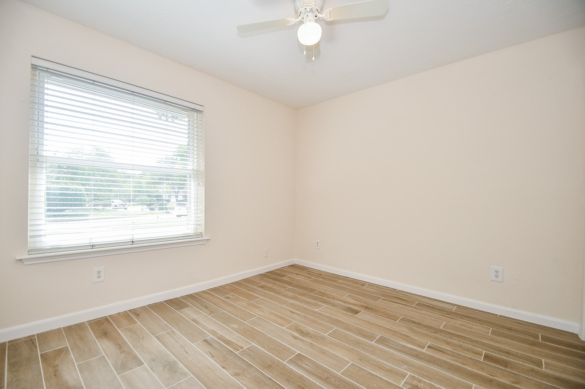 1406 Willow Bend Court Property Photo 24