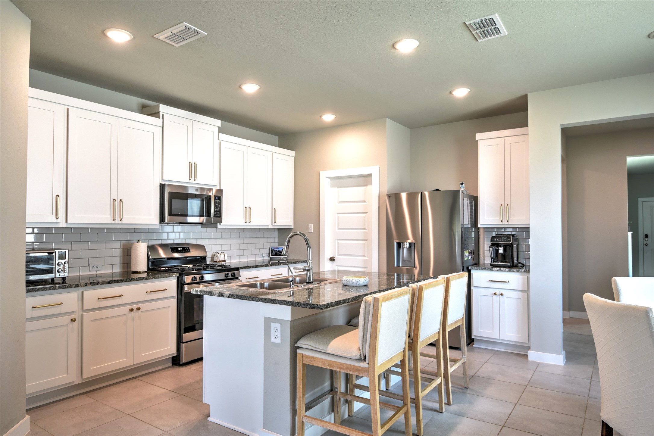 7215 Clearwater Cove Drive Property Photo 3