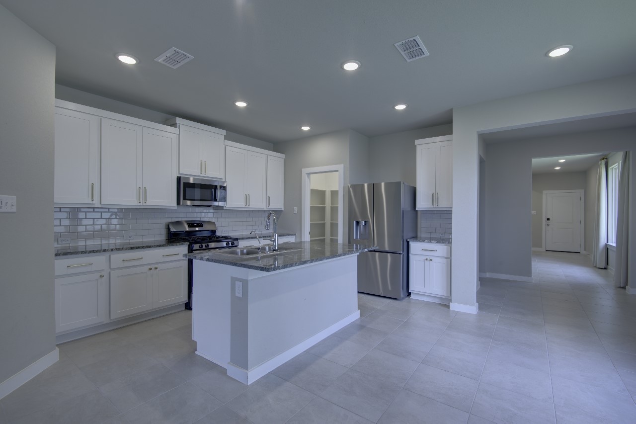 7215 Clearwater Cove Drive Property Photo 6