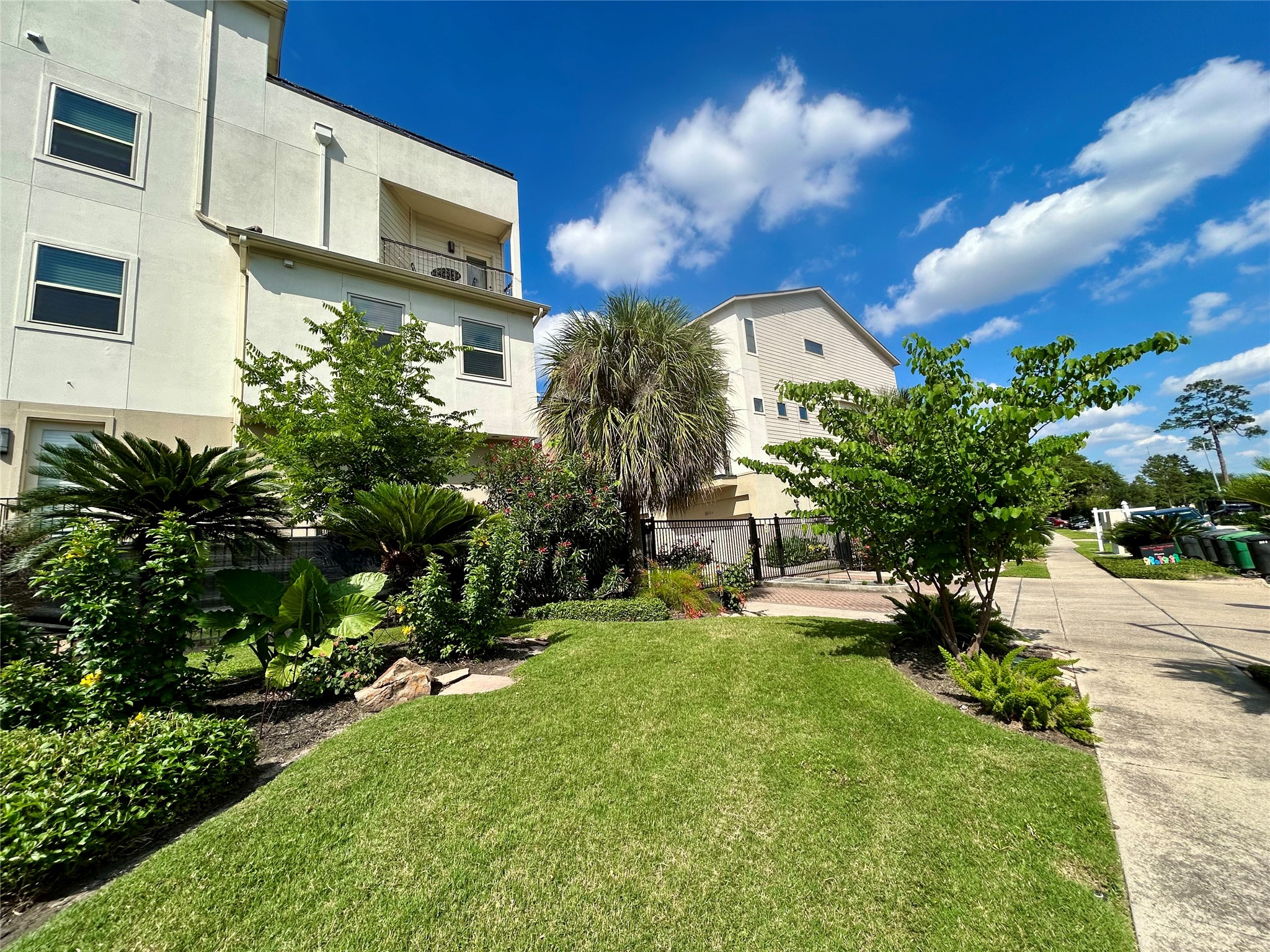 2609 Riverside Drive C Property Photo 32