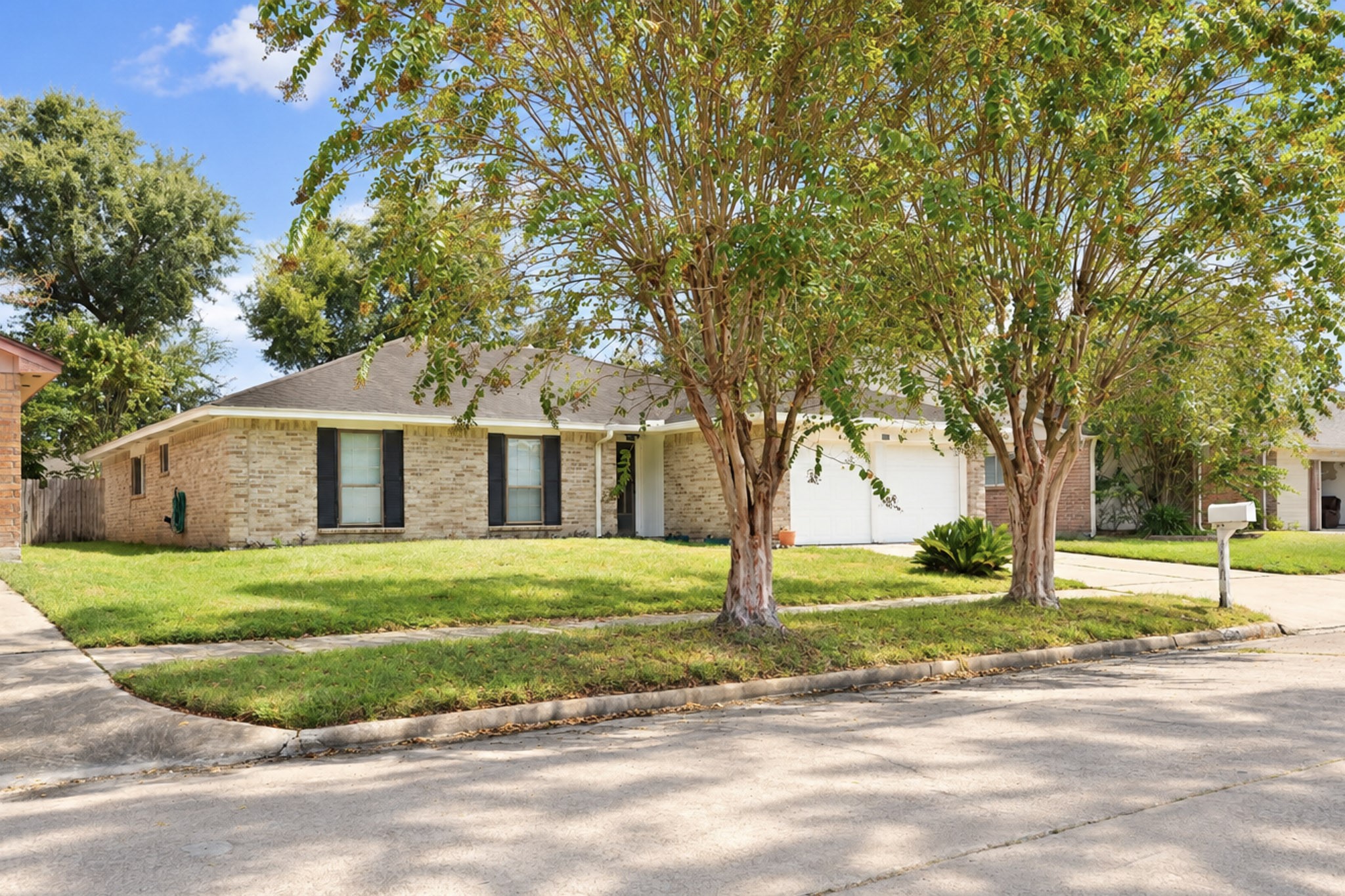 2326 Hazy Creek Drive Property Photo 3