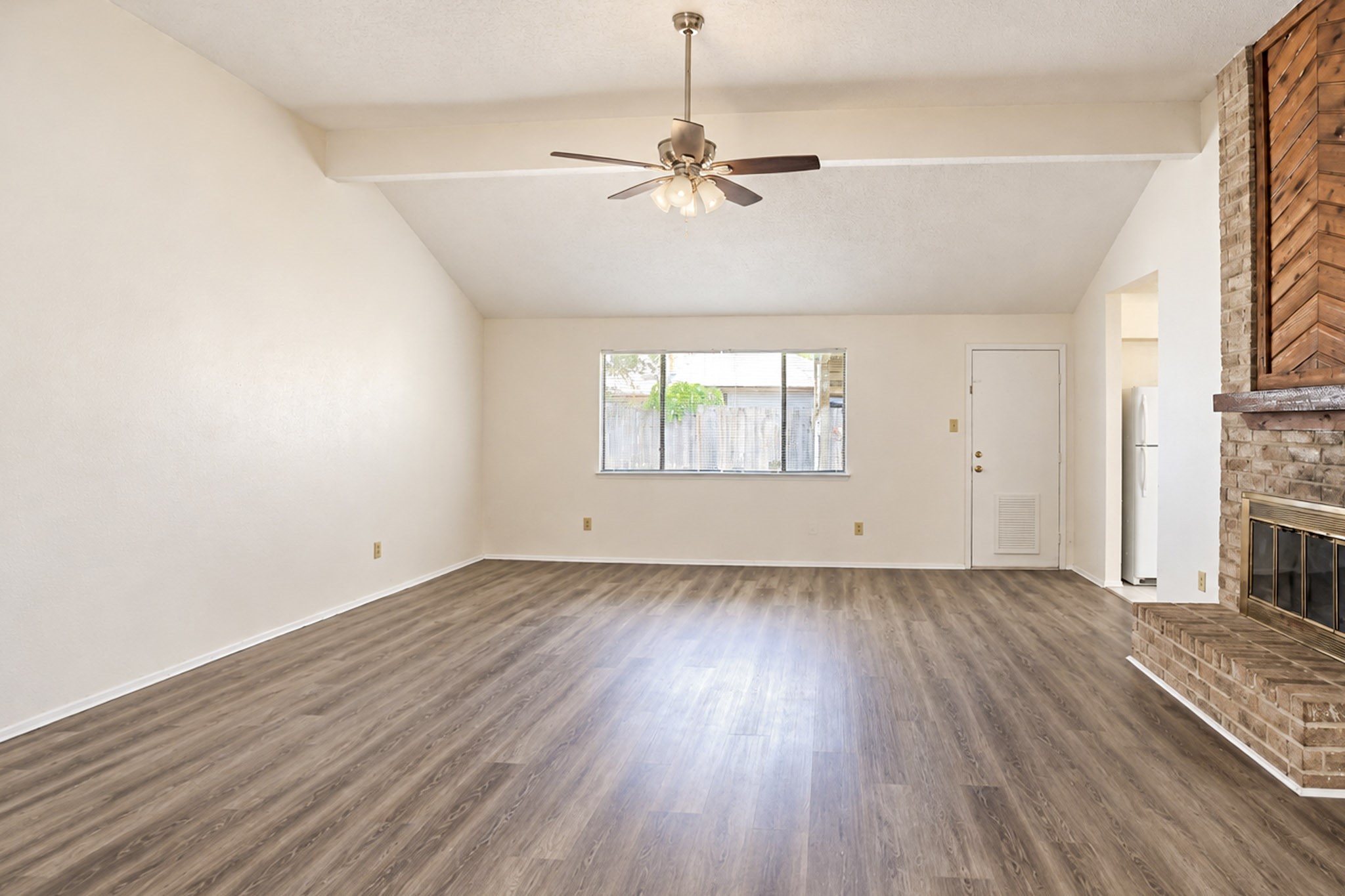 2326 Hazy Creek Drive Property Photo 4